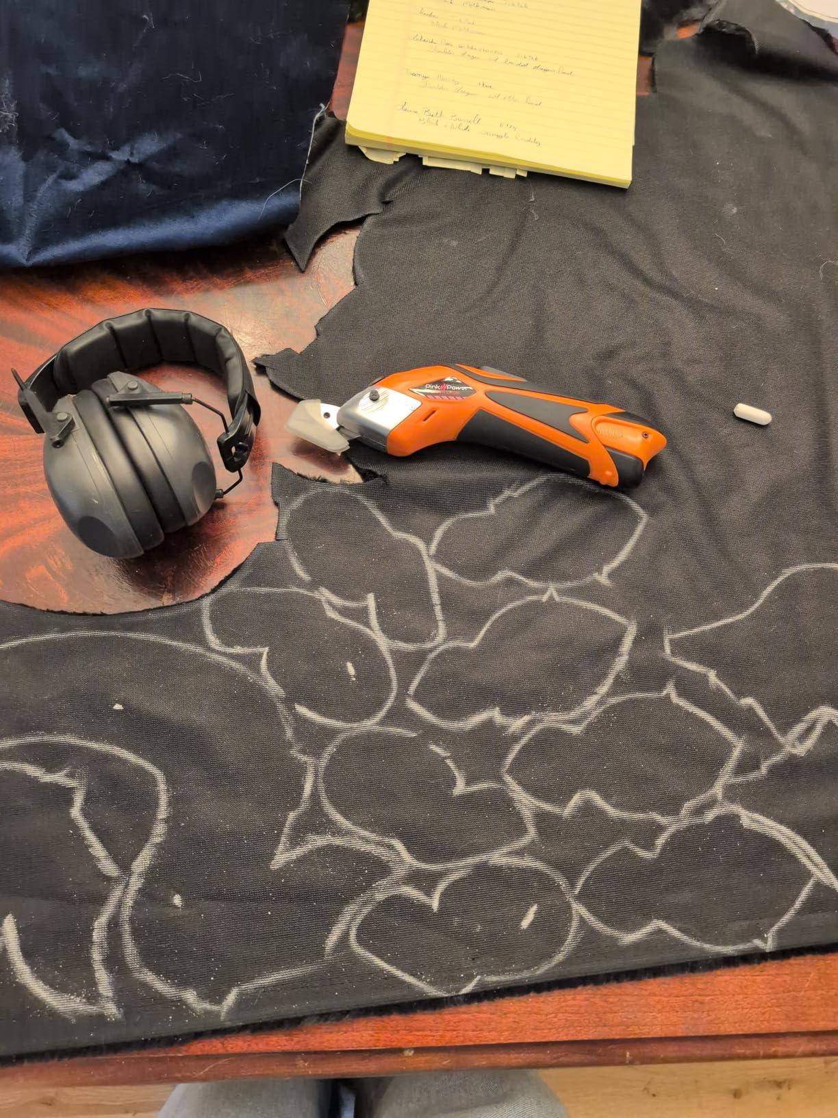 Pink Power Cordless Electric Scissors Fabric Cutter for Crafts, Box, Sewing, Carpet, & Scrapbooking - Heavy Duty Professional Rotary Shears Cutting Tool - Automatic Cardboard Cutter Fabric Scissor customer photo 1