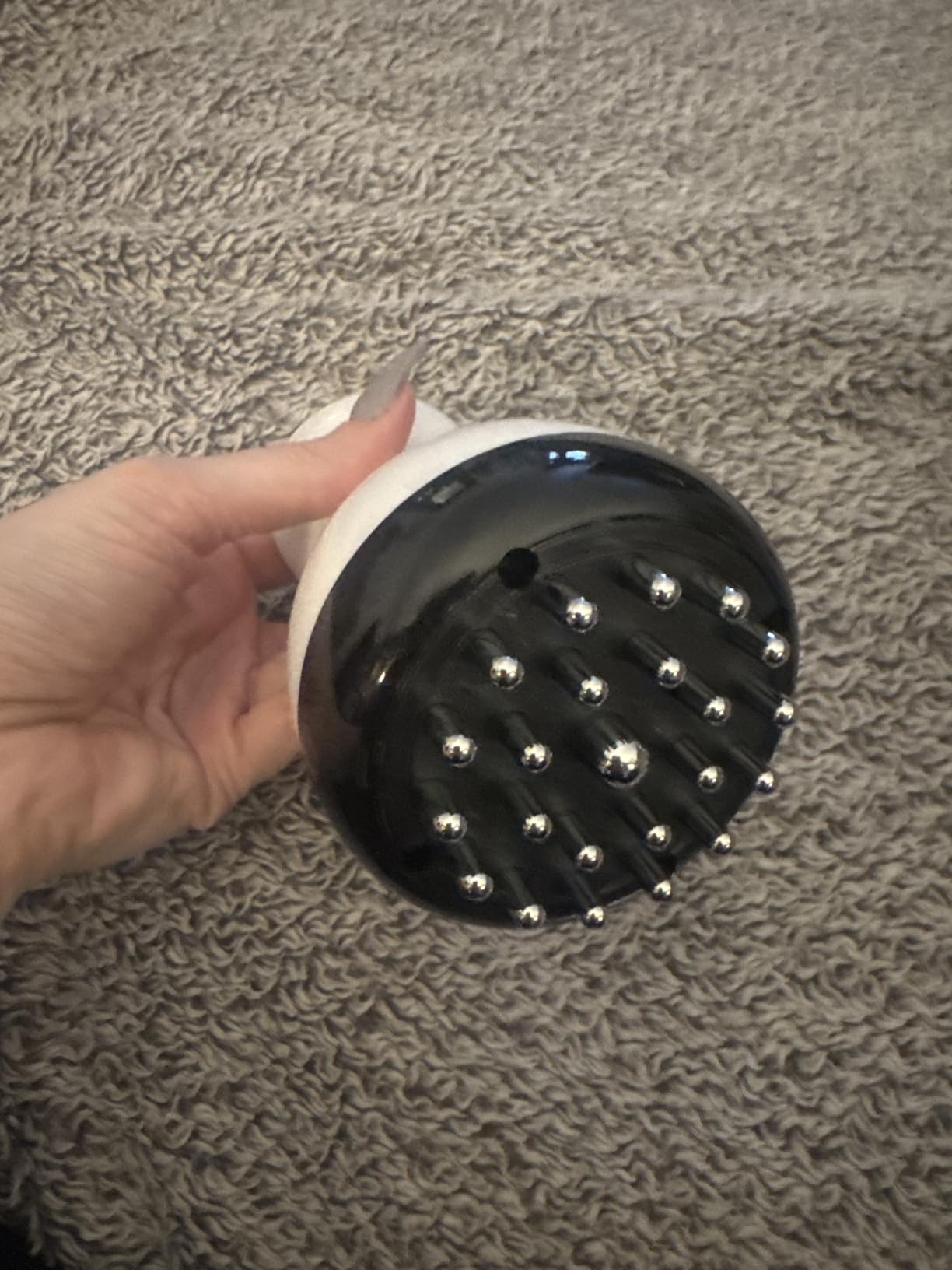 InvoSpa Shiatsu Neck and Back Massager with Heat - Deep Kneading Pillow for Massage - Electric Full Body Massager customer photo 1