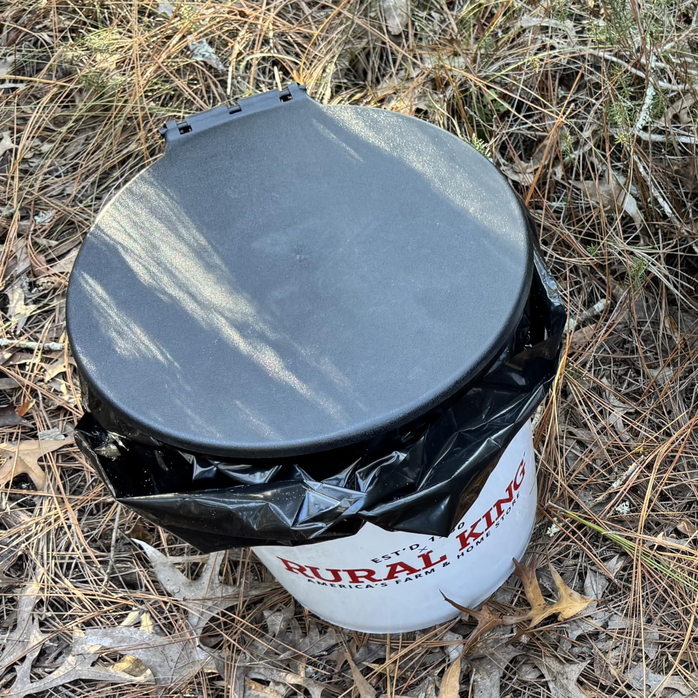 Camco Portable Toilet Bucket with Seat & Lid - 5-Gallon Camping Toilet with Bag Liners & Carry Handle - Lightweight, Easy to Clean, Durable - Ideal for Outdoor, RV, Hunting & Emergency Use (41549) customer photo 1