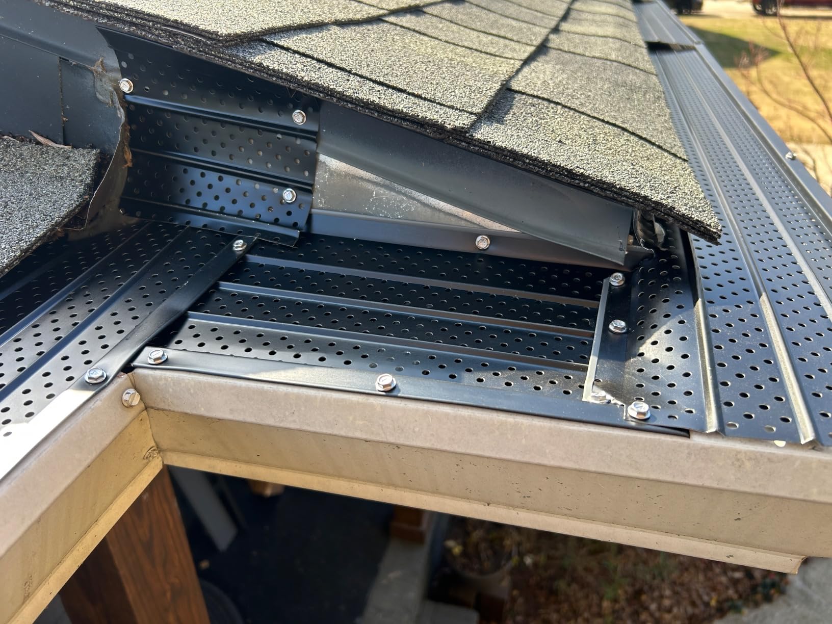 FlowGuard USA Made Professional DIY 6 Inch 50-Year Gutter Cover System - Thermal Thaw Black - Aluminum Gutter Guards - 102 Feet - by FlexxPoint customer photo 1
