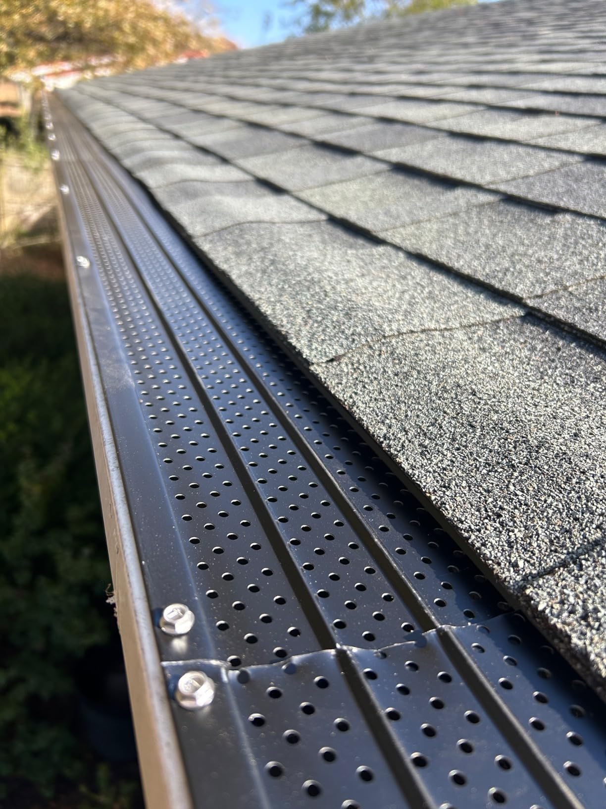 FlowGuard USA Made Professional DIY 6 Inch 50-Year Gutter Cover System - Thermal Thaw Black - Aluminum Gutter Guards - 102 Feet - by FlexxPoint customer photo 2