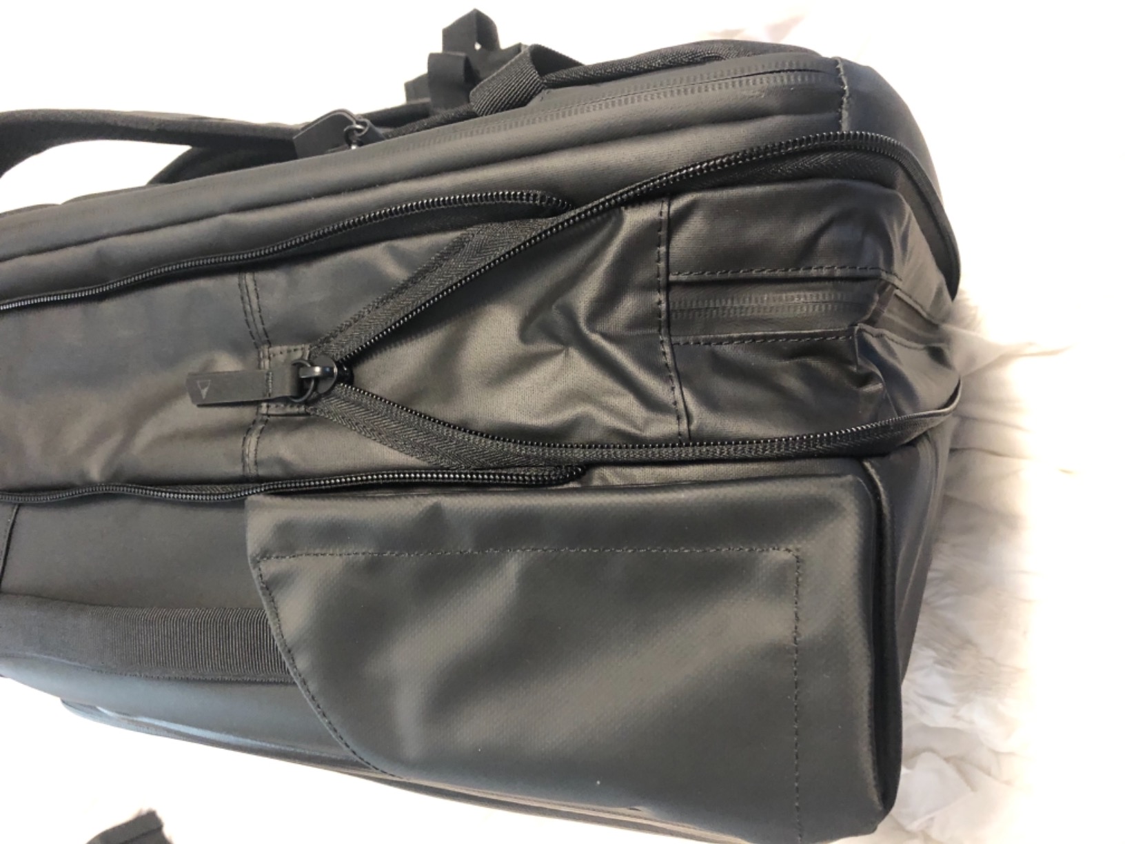 NOMATIC 20L Travel Pack - Mens Travel Backpack - Expandable to 30L - Water Resistant Daypack - TSA-Ready - Lightweight Business Traveling Backpack for Men - 16