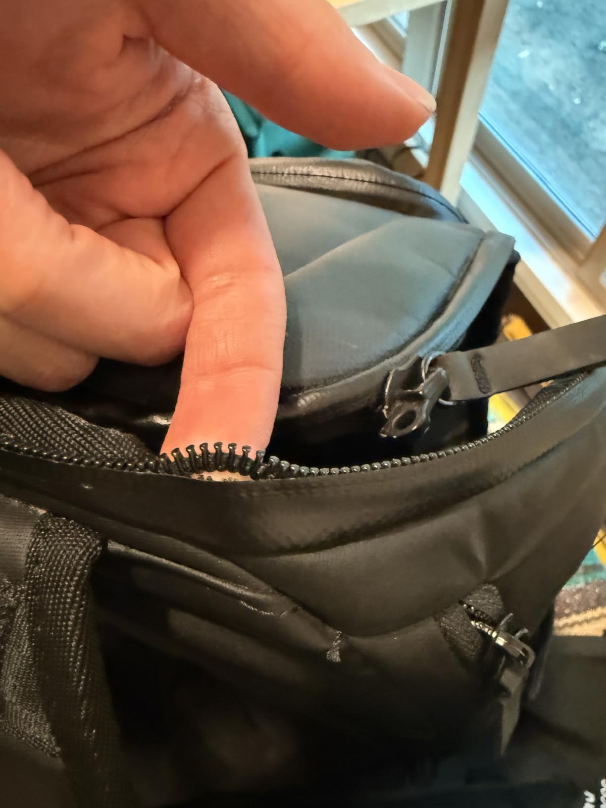 NOMATIC 20L Backpack - Work Backpack for Men and Woman - Everyday Pack - Water Resistant - 16