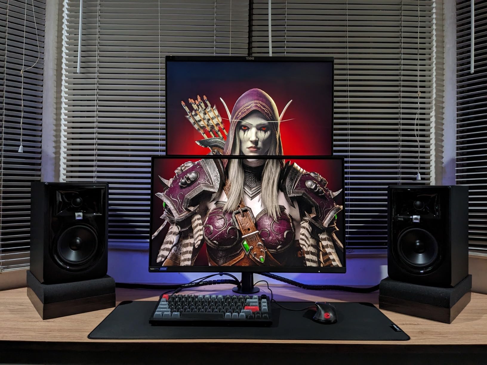 JBL Professional 305PMkII 5-Inch 2-Way Powered, Active Monitor Speaker for Near Field Music Production, Studio Monitor, Desktop Computer, Hi-Fi Audio. Sold Individually, Black customer photo 2