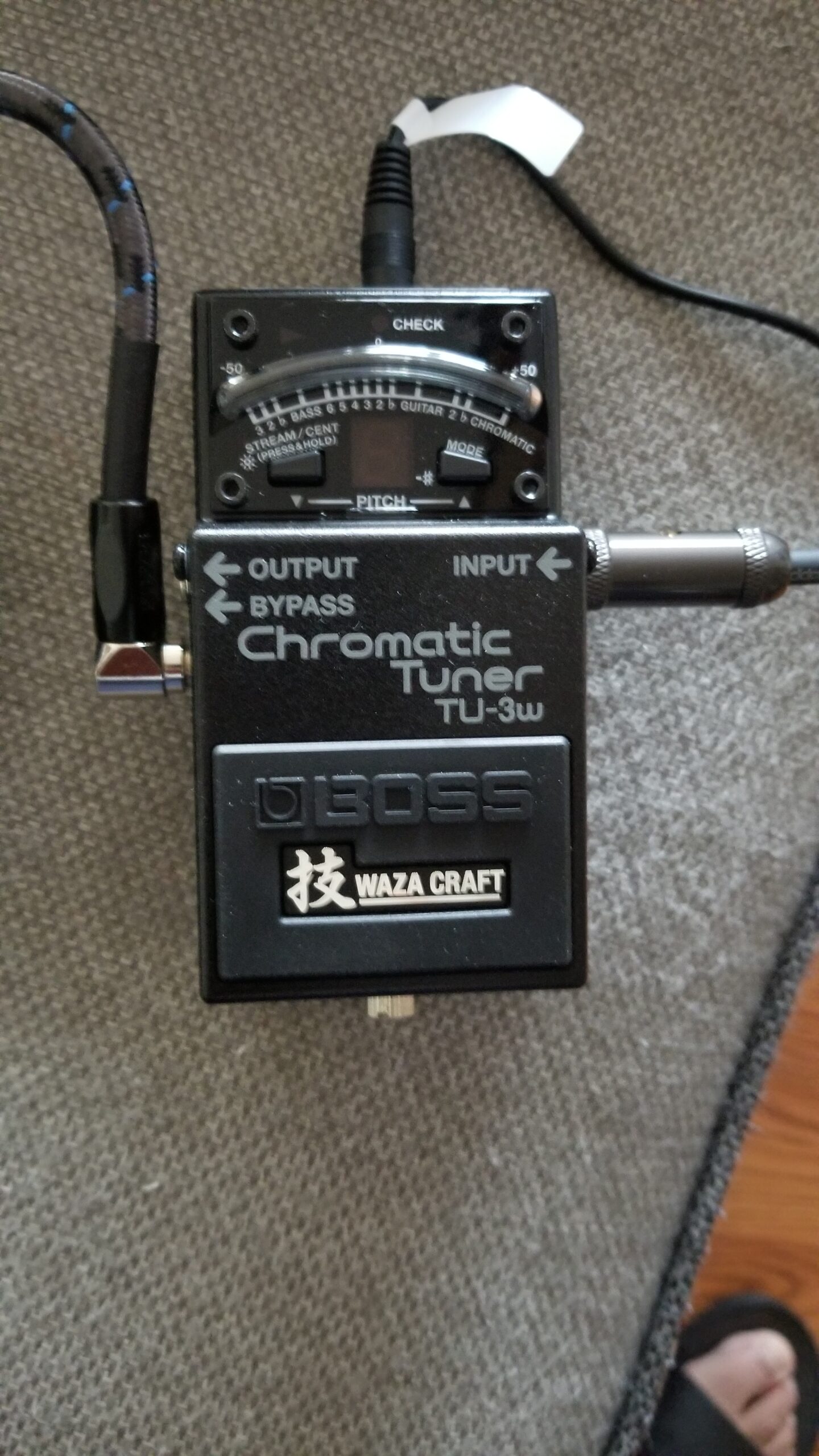 BOSS TU-3W Waza Craft Compact Chromatic Tuner | Enhanced with Waza Innovation & Craftsmanship | Superior Tuning for Guitar and Bass | 21-Segment Blue LED Meter | Accu-Pitch Sign Function customer photo 2