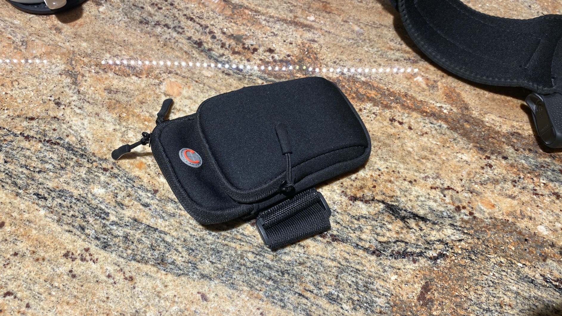 Phone Holder for Running Armband iPhone 17 16 16e 15 14 13 12 11 Pro Max XS XR Plus Mini Galaxy Ultra S26 S25 S24 S23 S22 S21 Note 20 10 Pouch Bag, Arm Band Sleeve Fit Sport Gym Hiking Black customer photo 1