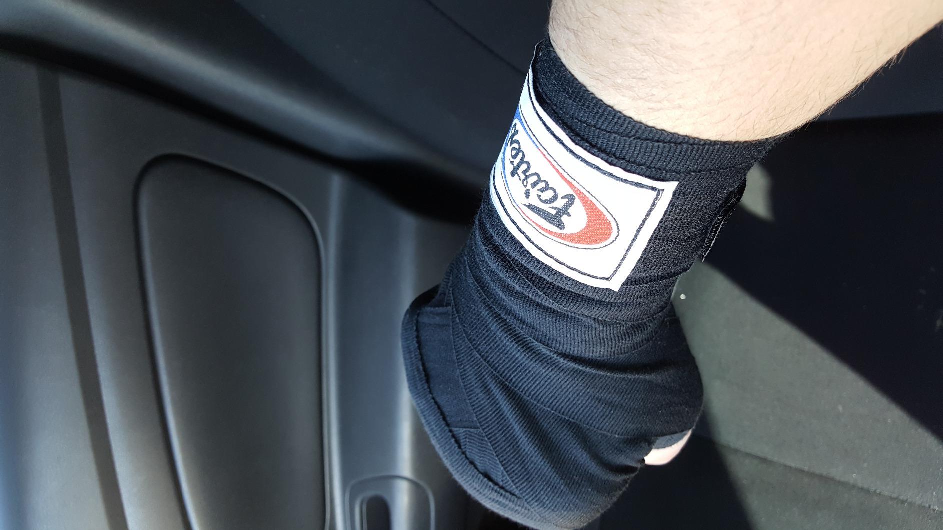 Fairtex HW2 Elastic Cotton Handwraps, 120' and 180