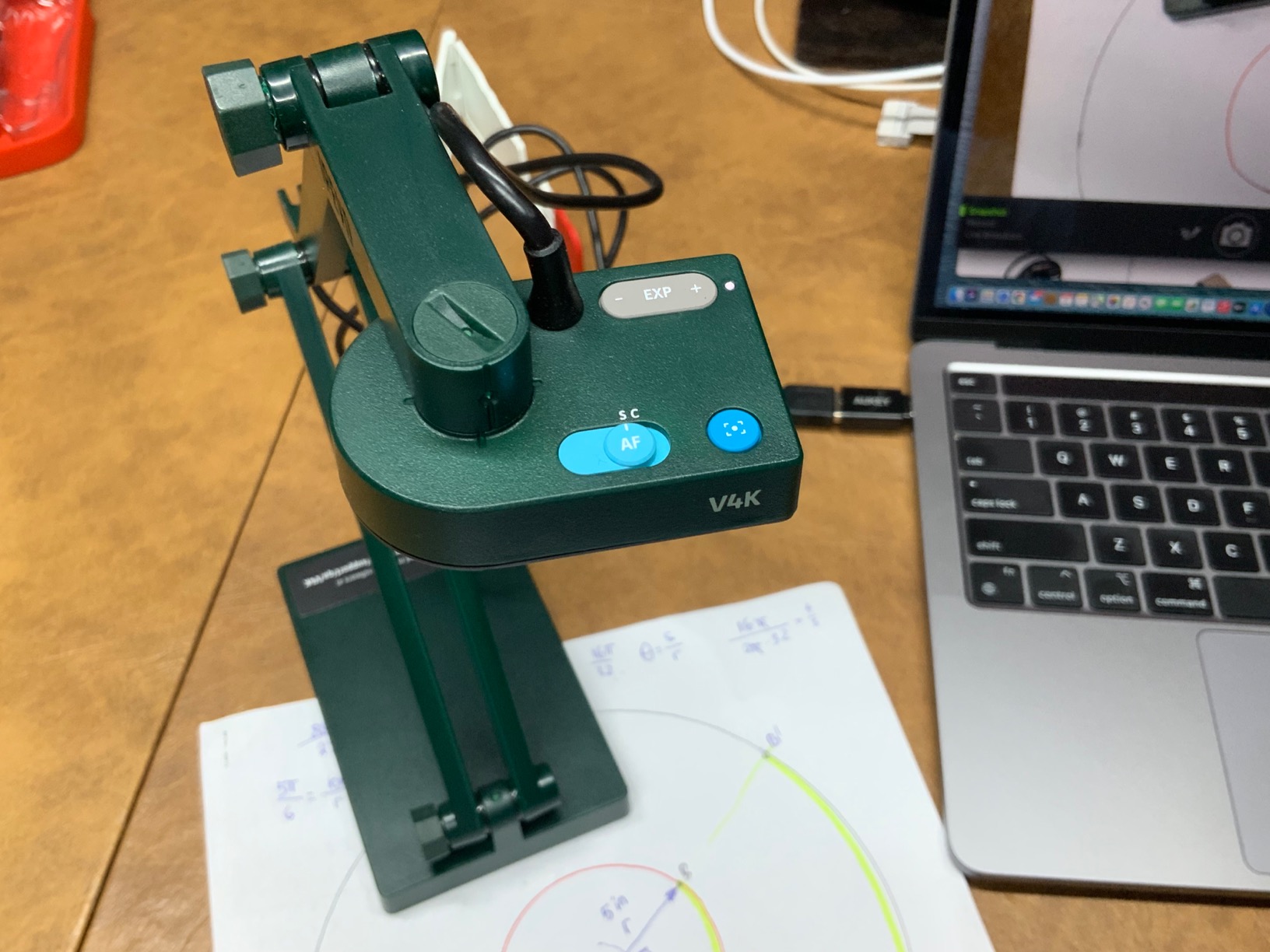 IPEVO V4K Ultra High Definition 8MP USB Document Camera - Mac OS, Windows, Chromebook Compatible for Live Demo, Web Conferencing, Distance Learning, Remote Teaching, Green customer photo 2