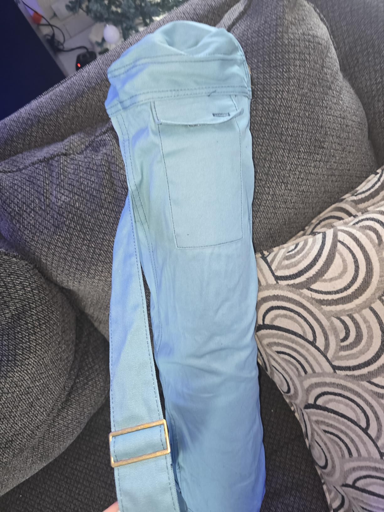 Gaiam Cargo Yoga Mat Bag, Full-Zipper Yoga Mat Carrier with Adjustable Strap, Front & Exterior Phone Pocket with Earbuds Slit, Stylish & Functional Fitness Mat Holder for Women & Men customer photo 1