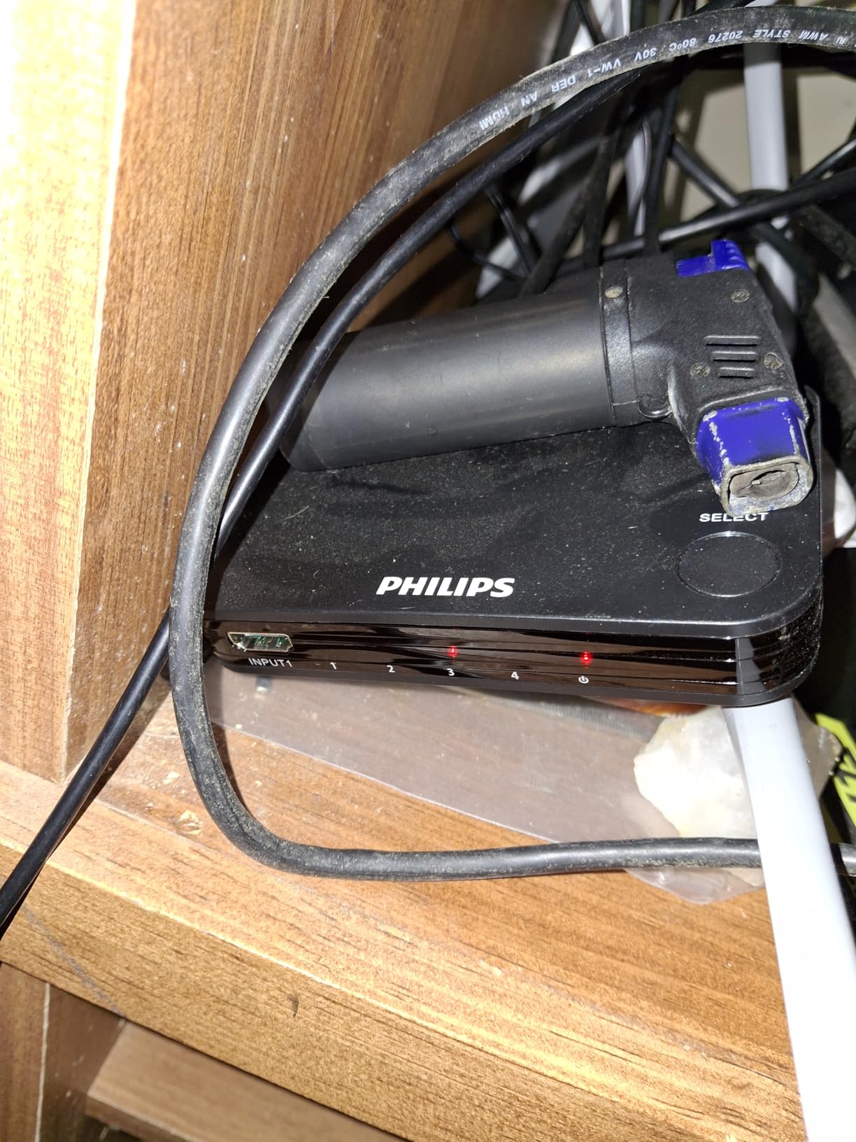 Philips 4 Device HDMI Switch, Wireless Remote, Use with 4K Smart TV Roku Xbox PS3 PS4 Fire Stick DVD Blu Ray Fire TV HDTV Cable Box PC, 4K 1080p 60 FPS, Ultra HD, HDCP 2.0, Black, SWV9484B/27 customer photo 1