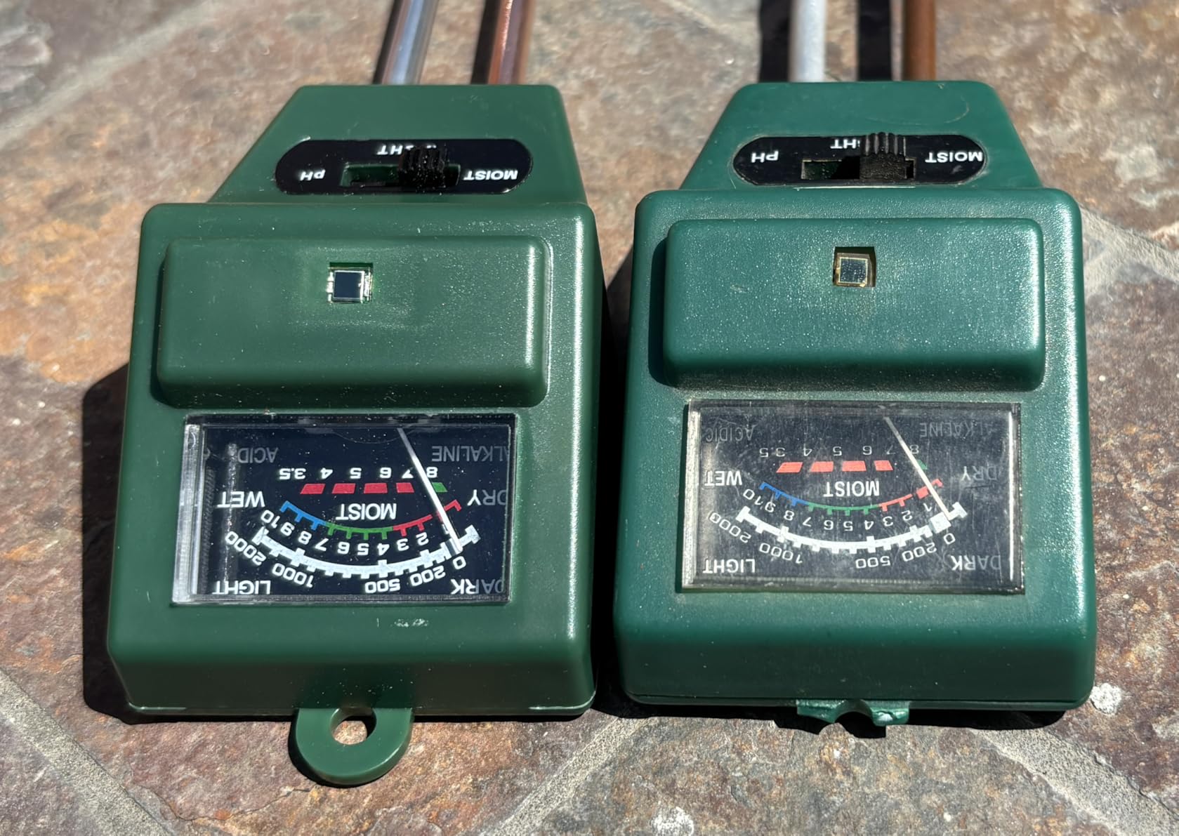 SONKIR Soil pH Meter, MS02 3-in-1 Soil Moisture/Light/pH Tester Gardening Tool Kits for Plant Care, Great for Garden, Lawn, Farm, Indoor & Outdoor Use (Green) customer photo 2