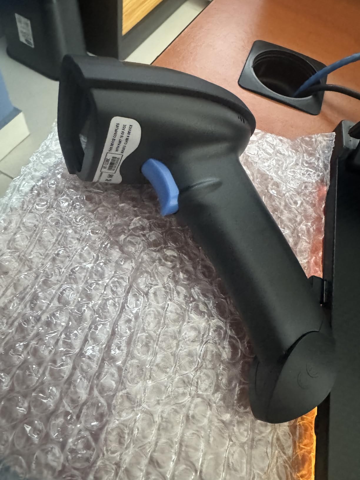 NETUM Bluetooth Barcode Scanner, Compatible with 2.4G Wireless & Bluetooth Function & Wired Connection, Connect Smart Phone, Tablet, PC, CCD Bar Code Reader Work with Windows, Mac,Android (NT-1228BC) customer photo 2