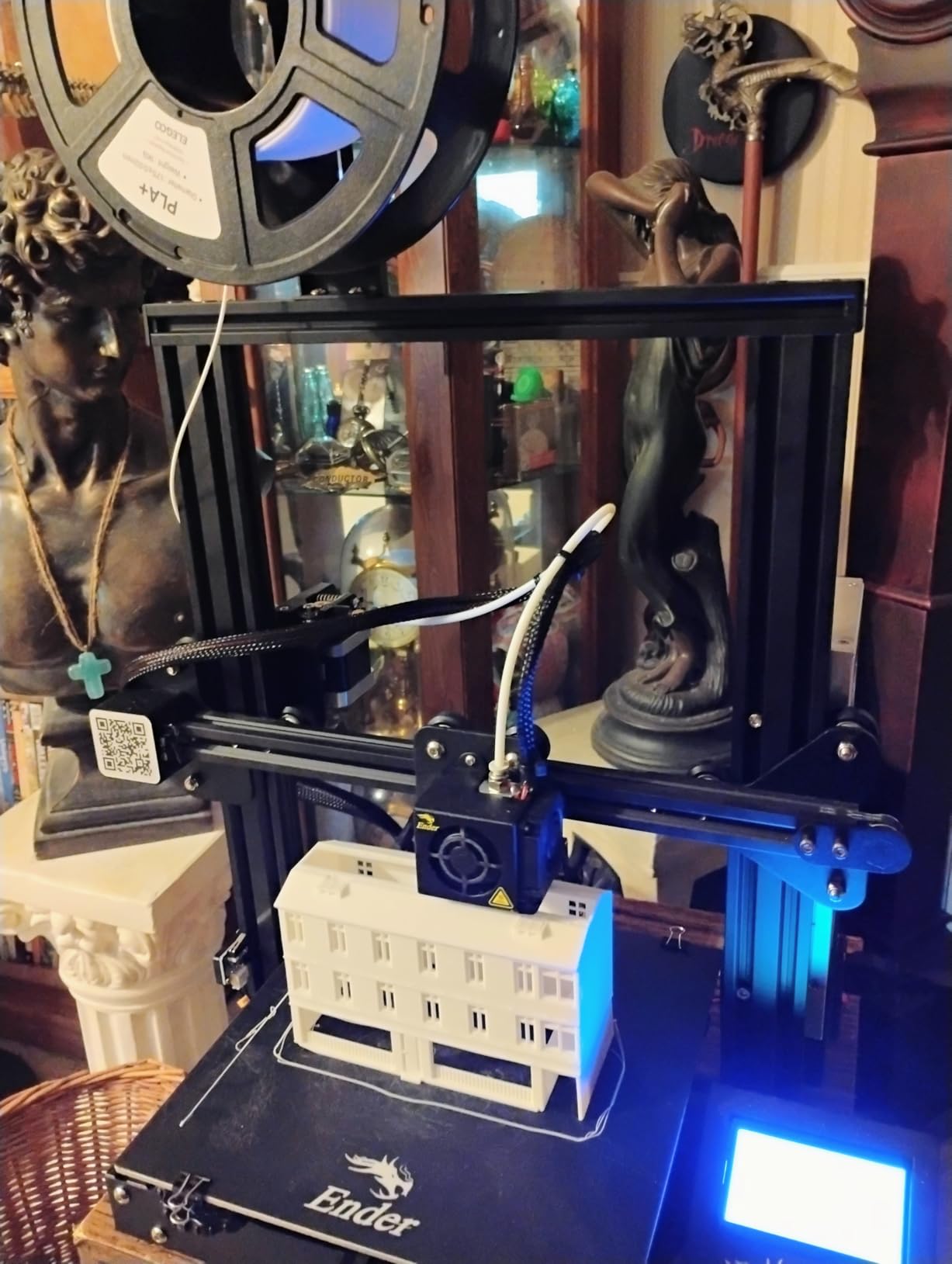 Official Creality Ender 3 3D Printer with Resume Printing, Stable Power Supply, Precise Printing, and V-Slot Rails, DIY 3D Printer, Printing Size 8.66x8.66x9.84 inches, Ideal for Mold Sample Printing customer photo 2