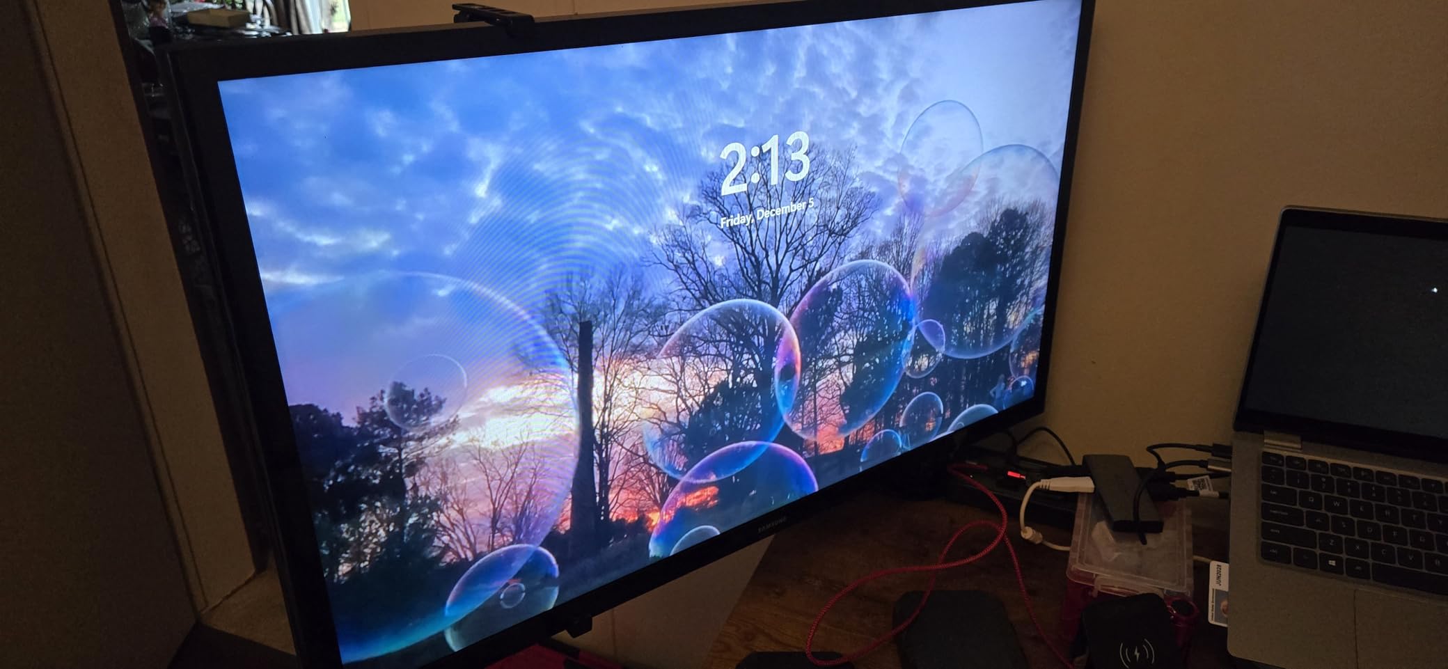 Amazon Basics Single Computer Monitor Stand with Cable Management, Height Adjustable VESA Desk Arm Mount, Fully Adjustable Tilt and Rotation, Steel, Black customer photo 1