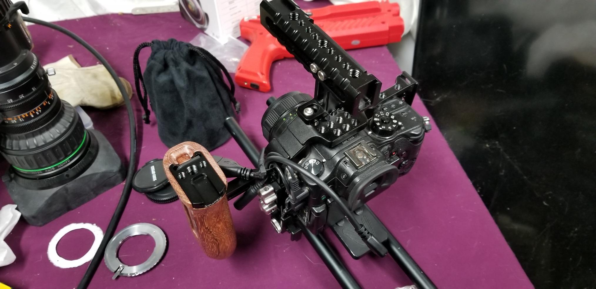 SmallRig Wooden Side Handle with 1/4''-20 Screws, Max. Load 15kg/33lbs, Up and Down Adjustable, for Left or Right Hand customer photo 1