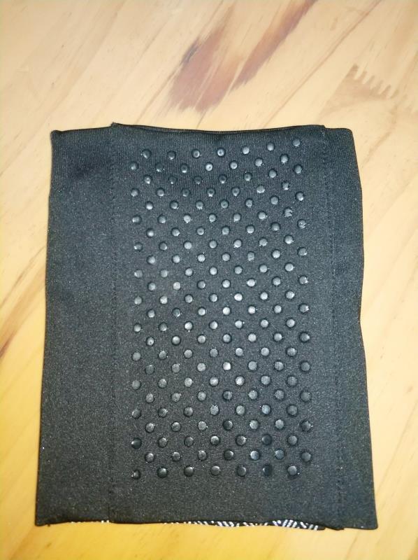 HiRui Universal Sports Armband Cell Phone Armband Sleeves Running Armband for Exercise Workout, Compatible with iPhone 17/17Plus/Pro/16/15/15Plus/14 Samsung Galaxy All Phones (Medium, Black) customer photo 2