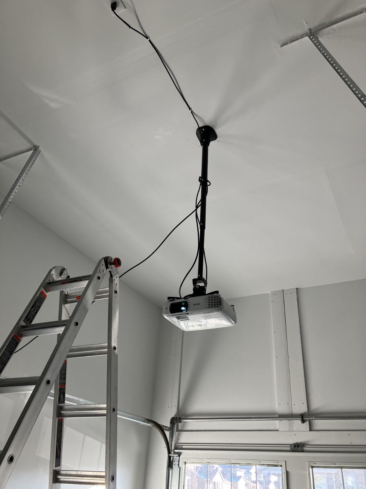 Full Motion Universal Ceiling Projector Mount Bracket with Adjustable Height and Extendable Arms Rotating Swivel Mount for Home and Office Projector (Black) customer photo 1