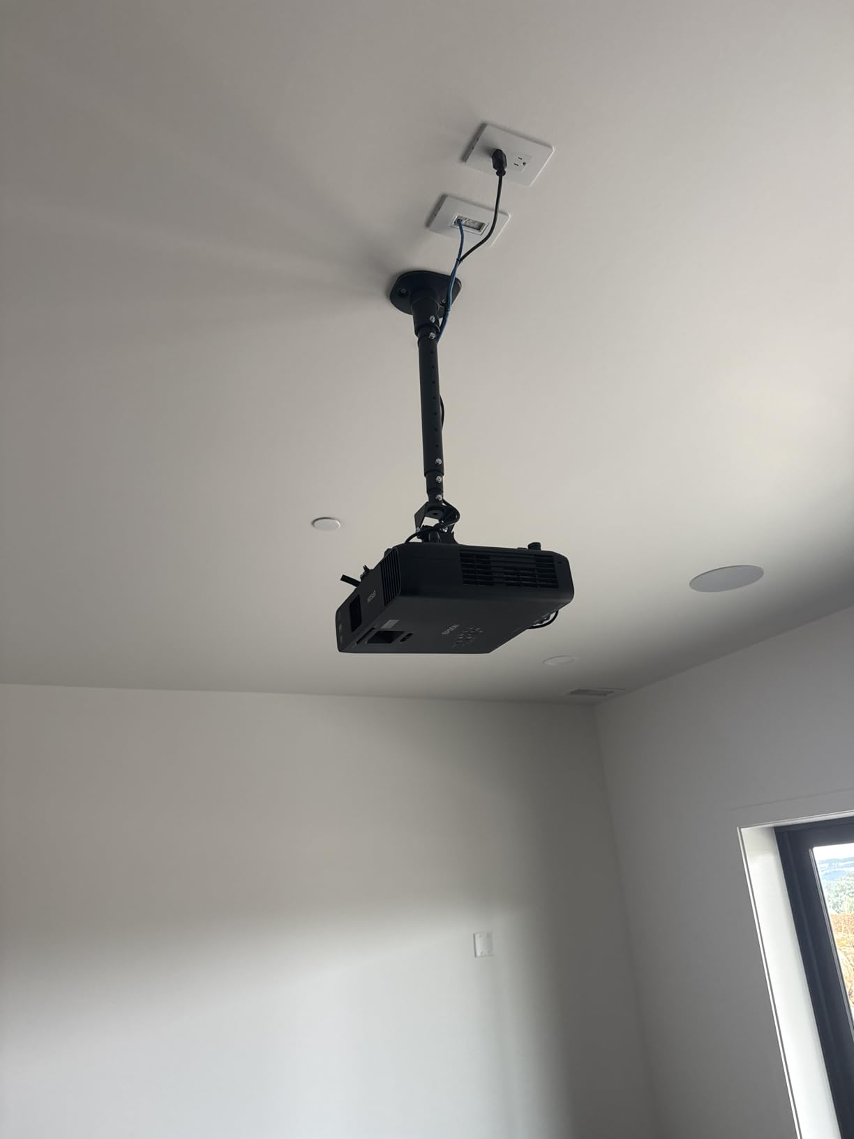 Full Motion Universal Ceiling Projector Mount Bracket with Adjustable Height and Extendable Arms Rotating Swivel Mount for Home and Office Projector (Black) customer photo 2