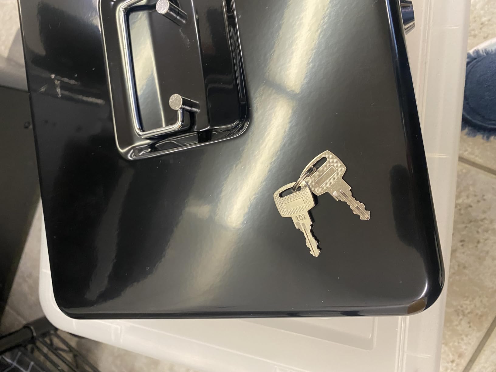 KYODOLED Locking Cash Box with Lock, Money Box with Cash Tray, Lock Safe Box with Key, Money Saving Organizer, 11.81Lx 9.45Wx 3.54H Inches, Black XL Large customer photo 1