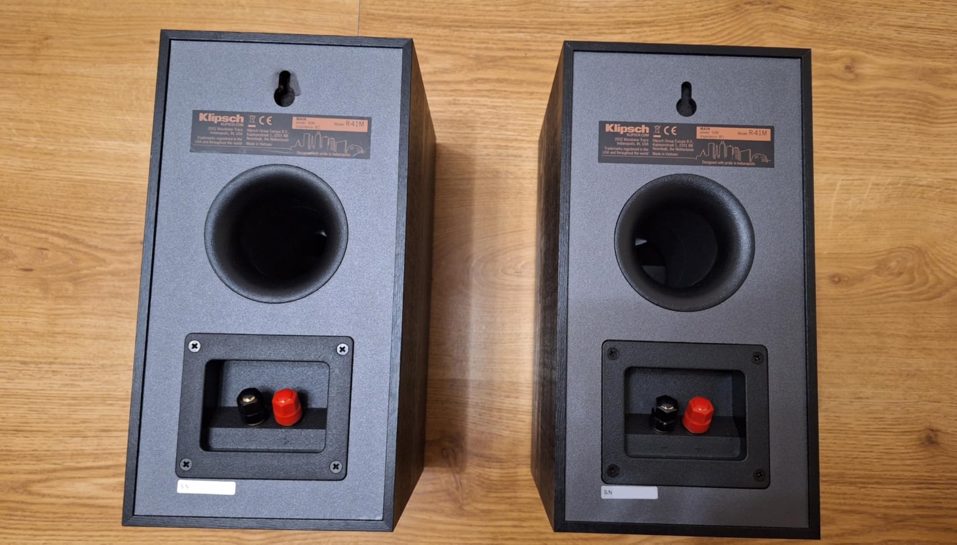 Klipsch R-41M Reference Bookshelf Speakers (Pair), Black customer photo 1