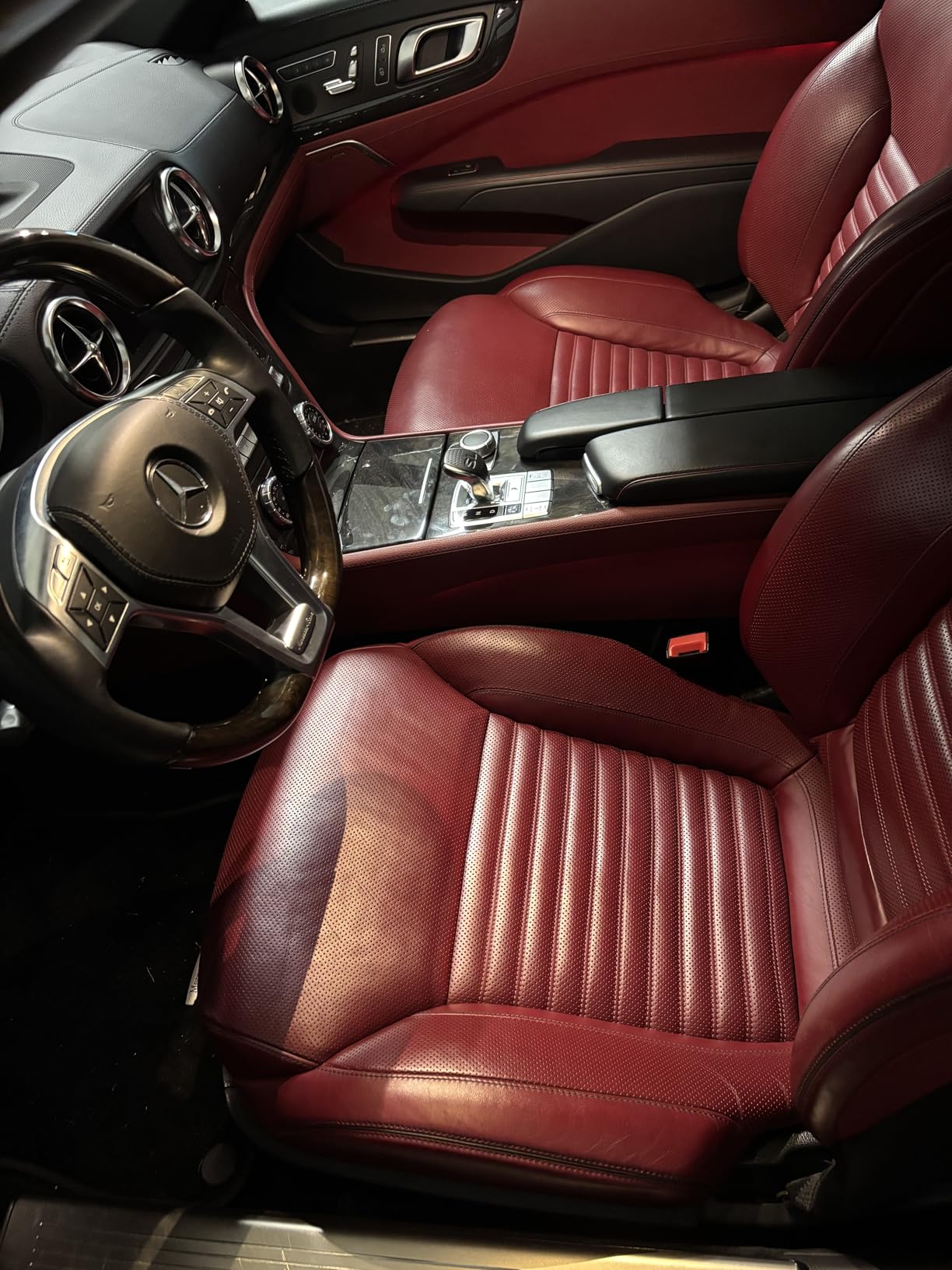 Chemical Guys Leather Cleaner and Conditioner Detailing Kit - Leather Care Kit For Natural, Synthetic, Faux, Pleather, and More for Car Interiors, Apparel, Furniture, Boots & Accessories - 9 Items customer photo 2