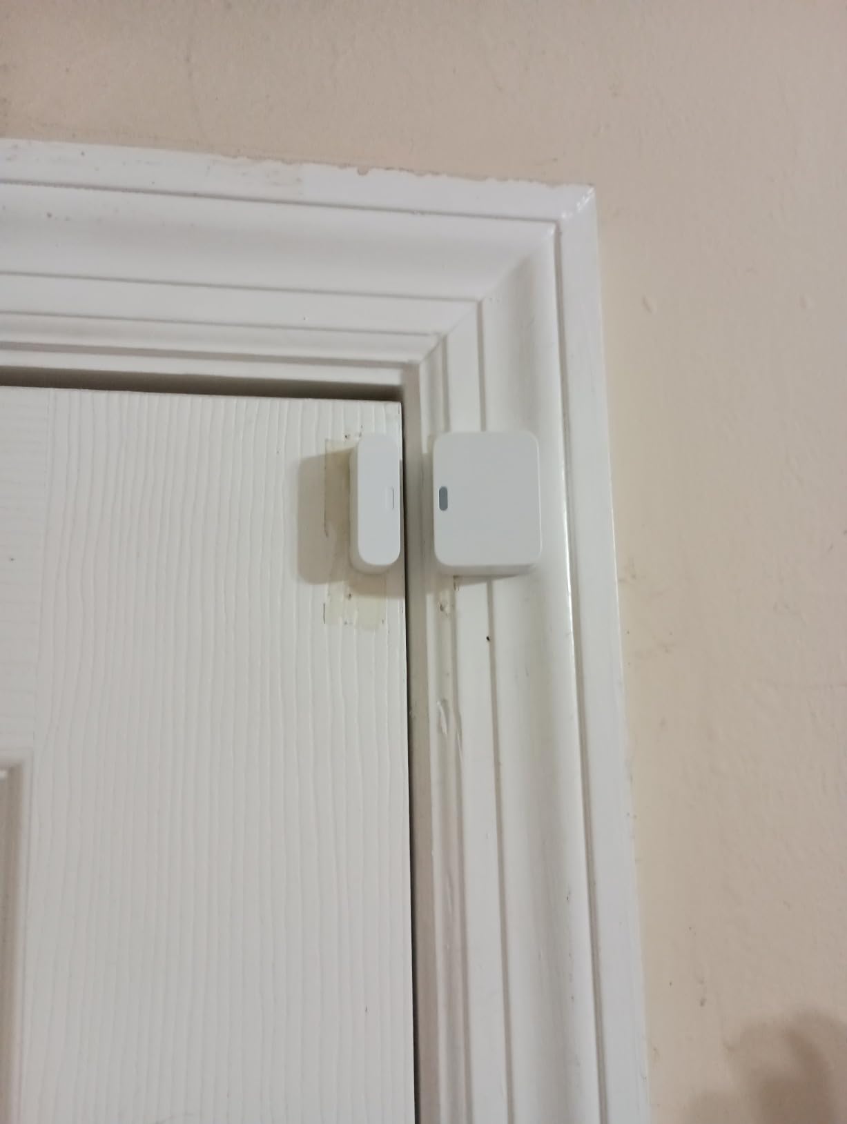 SimpliSafe 9 Piece Wireless Home Security System w/HD Camera - Optional 24/7 Professional Monitoring - No Contract - Compatible with Alexa and Google Assistant customer photo 2