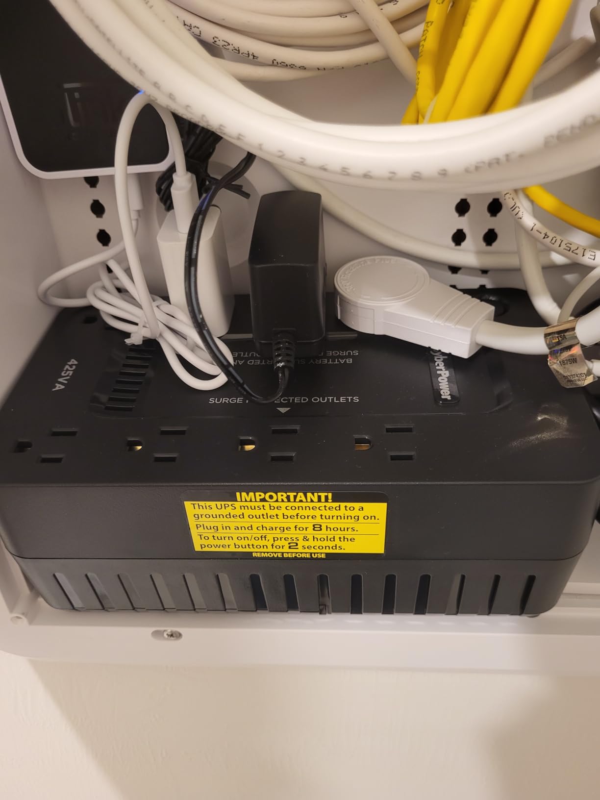 CyberPower ST425 Standby UPS Battery Backup and Surge Protector, 425VA/260W, 8 Outlets, Compact, UL Certified customer photo 2