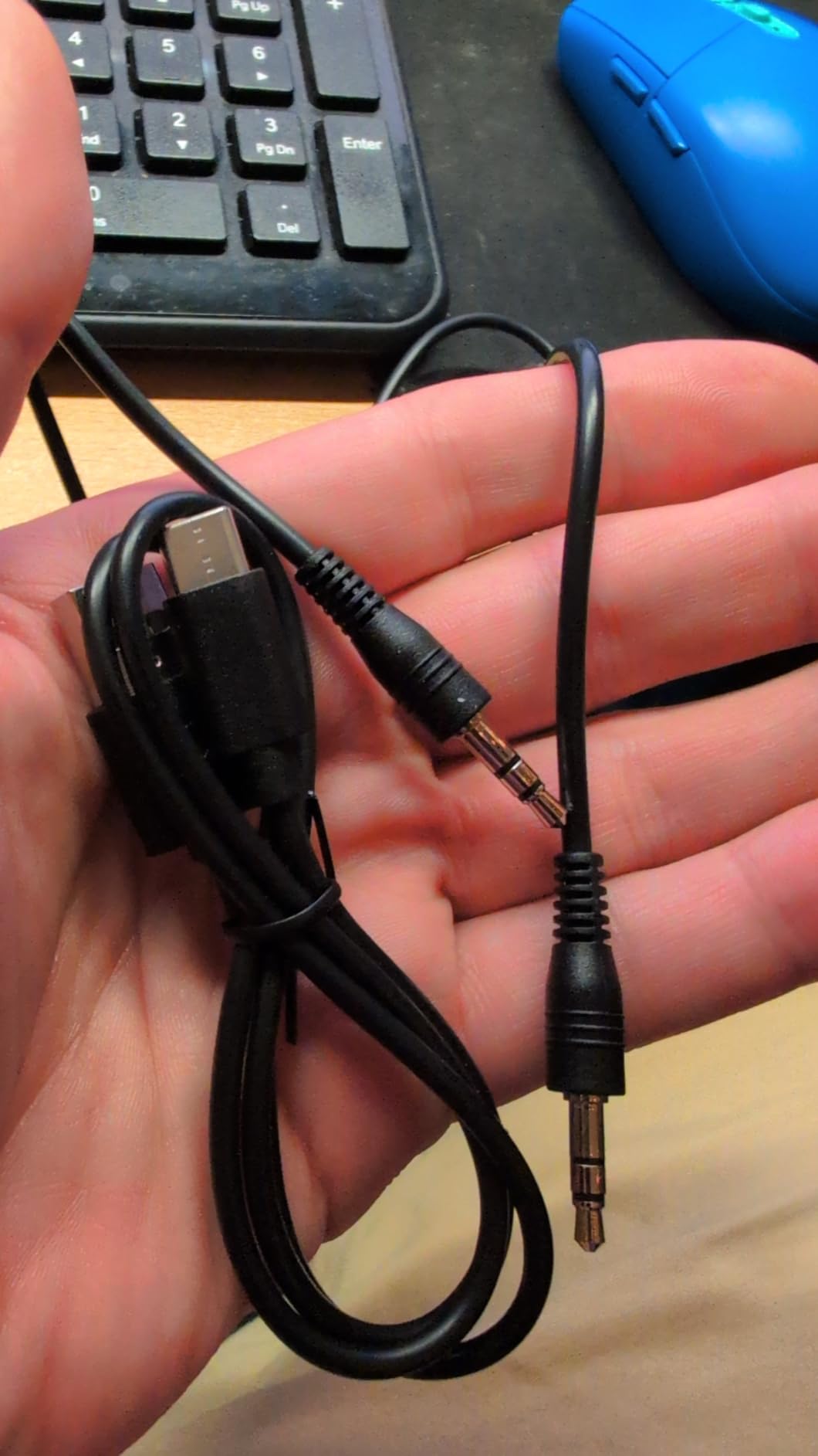 Anker Soundsync Bluetooth Receiver for Music Streaming with Bluetooth 5.0, Dual Device Connection, Handsfree Calls, 12-Hour Battery Life, for Car & Home Stereo - Signal Reception Only customer photo 1