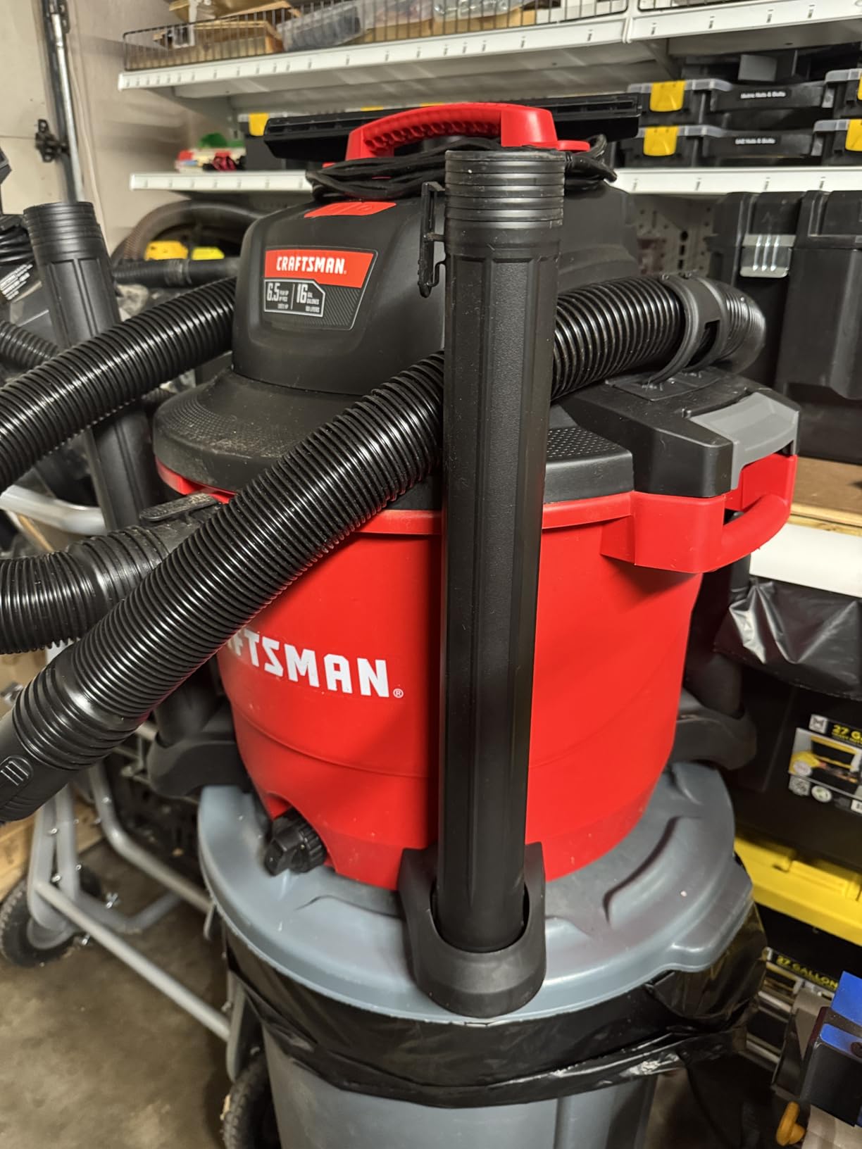 CRAFTSMAN CMXEVBE17595 16 Gallon 6.5 Peak HP Wet Dry Vac customer photo 2