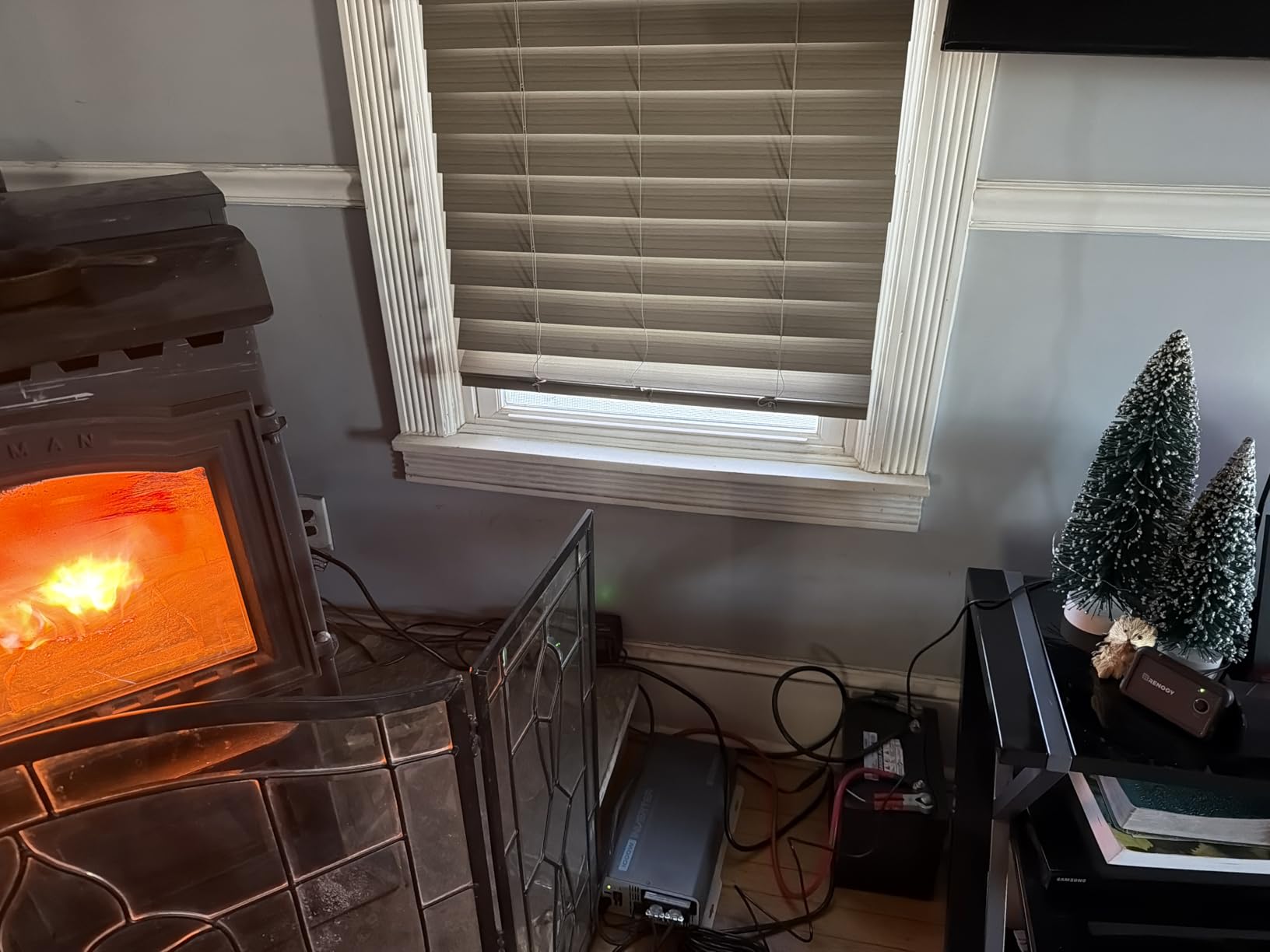 Renogy Inverter P2 2000W Pure Sine Wave Inverter 12V DC to 110V AC Converter, Off-Grid Solar Power Inverters for Vehicles, Truck, RV, Home, with Built-in 5V/2.1A USB / Hardwire Port, Remote Controller customer photo 1