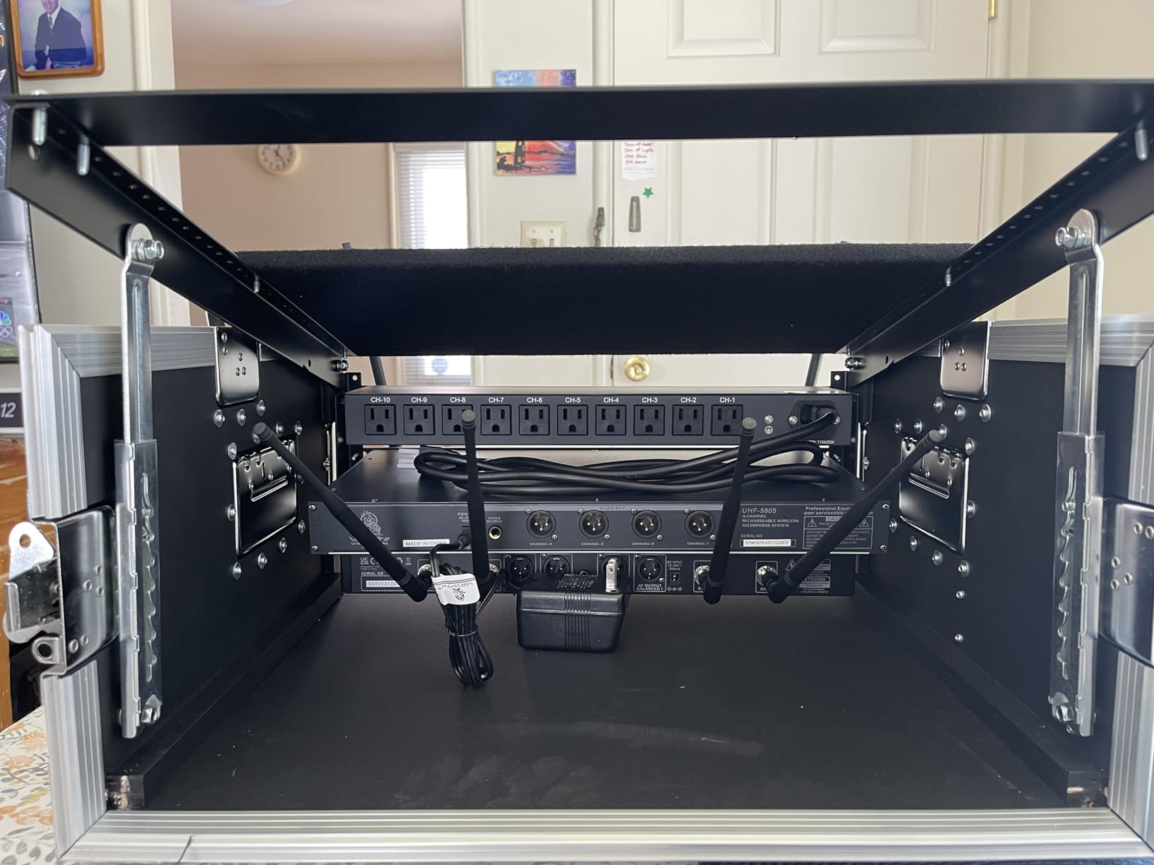 Sound Town 4U PA DJ Pro Audio Rack/Road ATA Case with 11U Slant Mixer Top customer photo 2