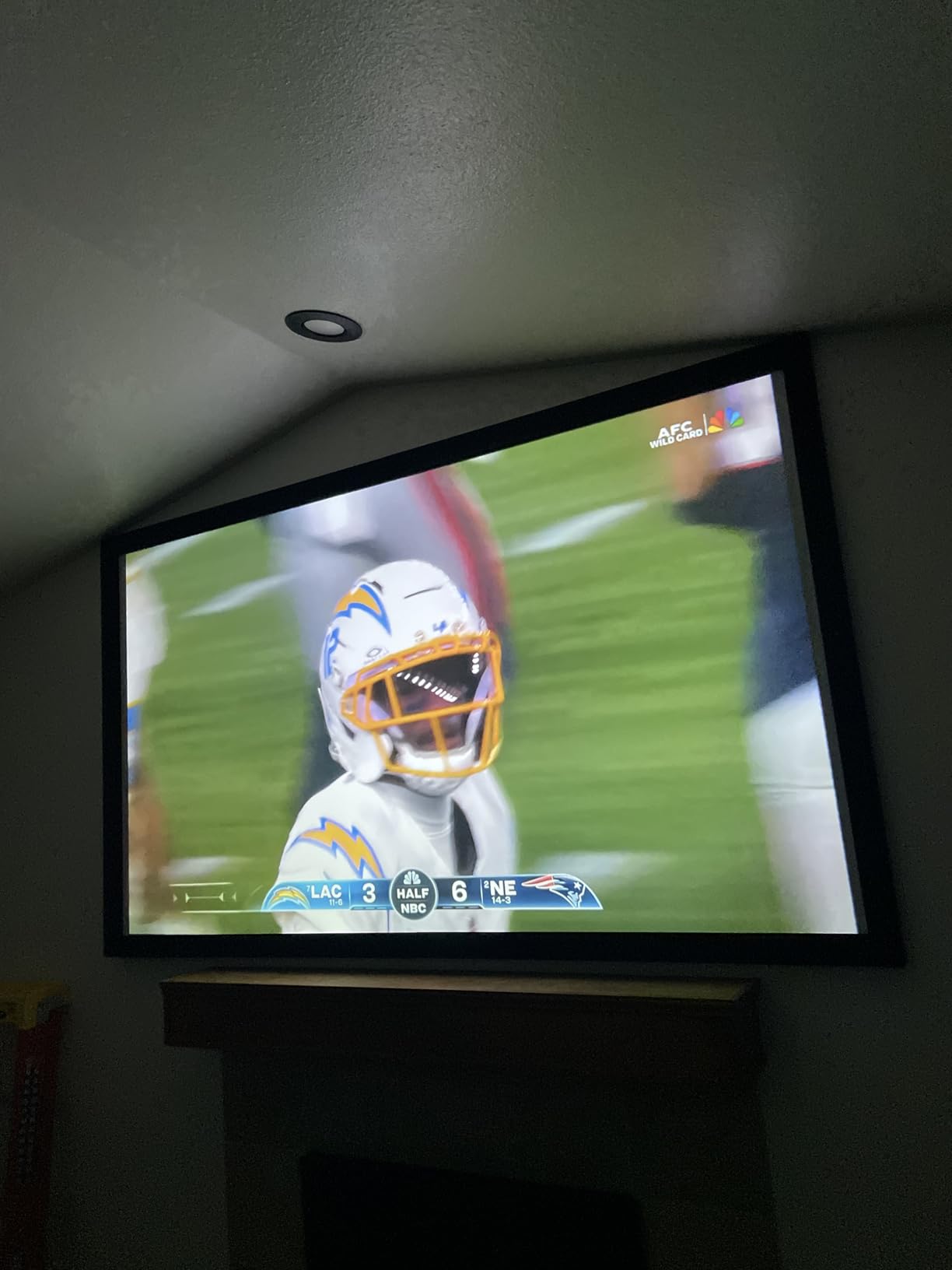 Akia Screens 100 Inch Fixed Frame Projector Screen, 16:9, 8K / 4K Ultra HD Projector & 3D Ready, Wall Mount CINEWHITE UHD-B Indoor Projection Screen for Home Theater, Cinema AK-FF100WH2 customer photo 1