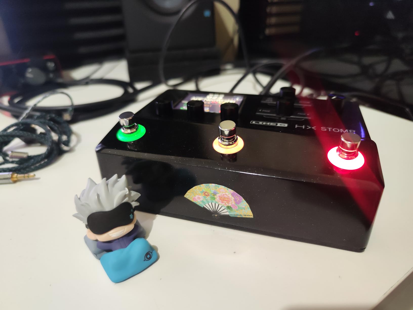 Line 6 HX Stomp Multi-Effects Guitar Pedal customer photo 2