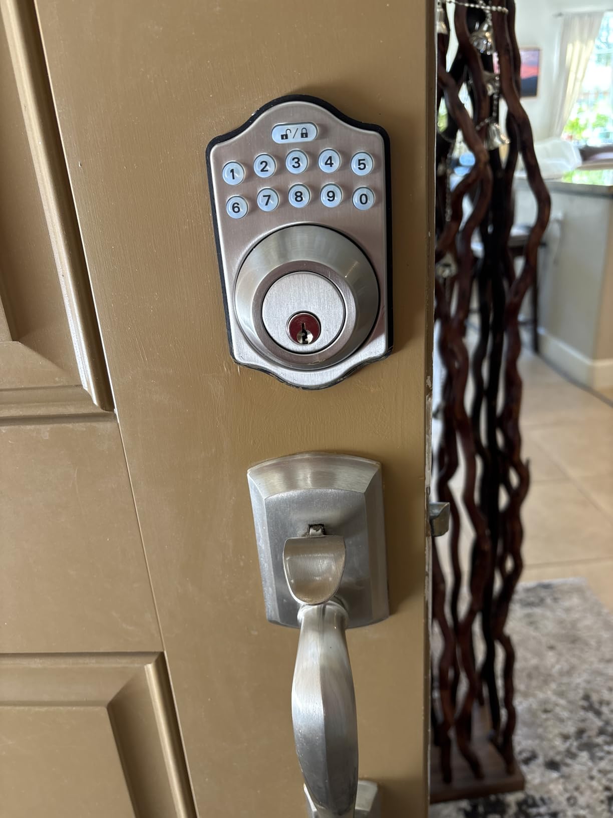 Amazon Basics Electronic Keypad Deadbolt Door Lock with Auto Lock, Touch-Control Keyless Entry, Customizable User Codes, Traditional Design, Matte Black, 1-Pack customer photo 1