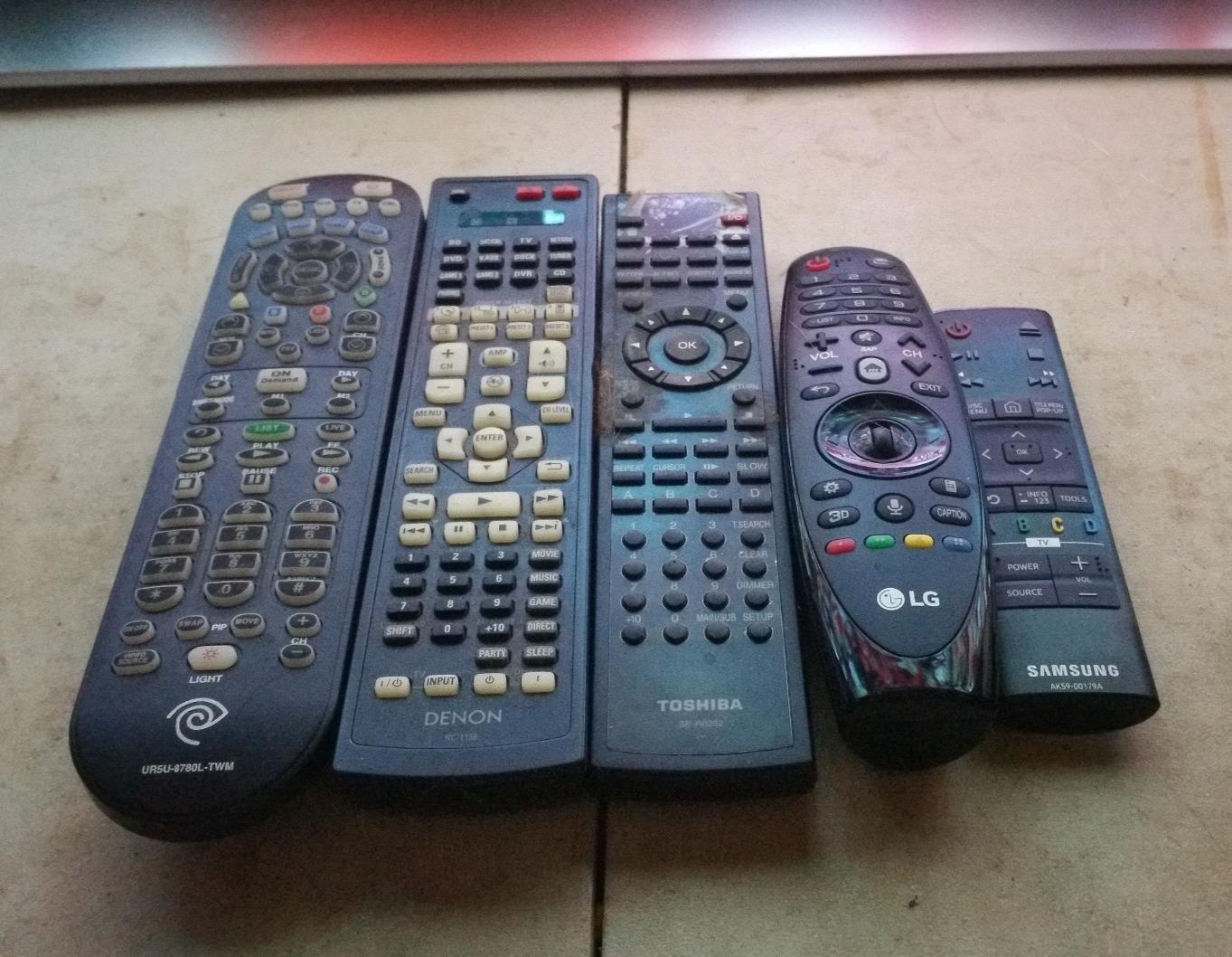 Logitech Harmony Elite Remote Control, Hub and App, Compatible with Alexa (Renewed) customer photo 2