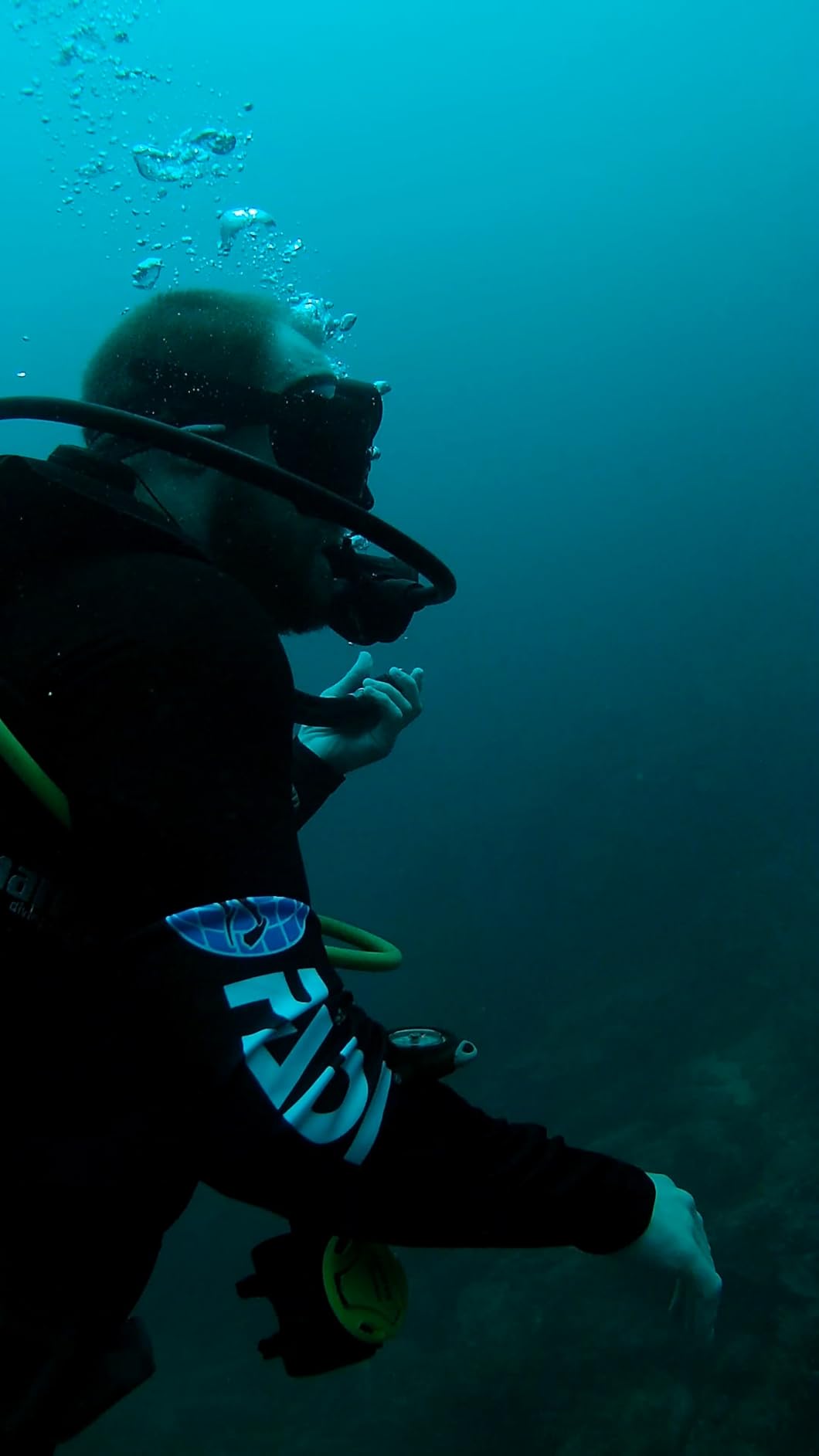 AKASO EK7000 Pro 4K30fps Action Camera with Touch Screen EIS 131ft Waterproof Underwater Camera Remote Control 5X Zoom with Helmet Accessories Kit customer photo 2