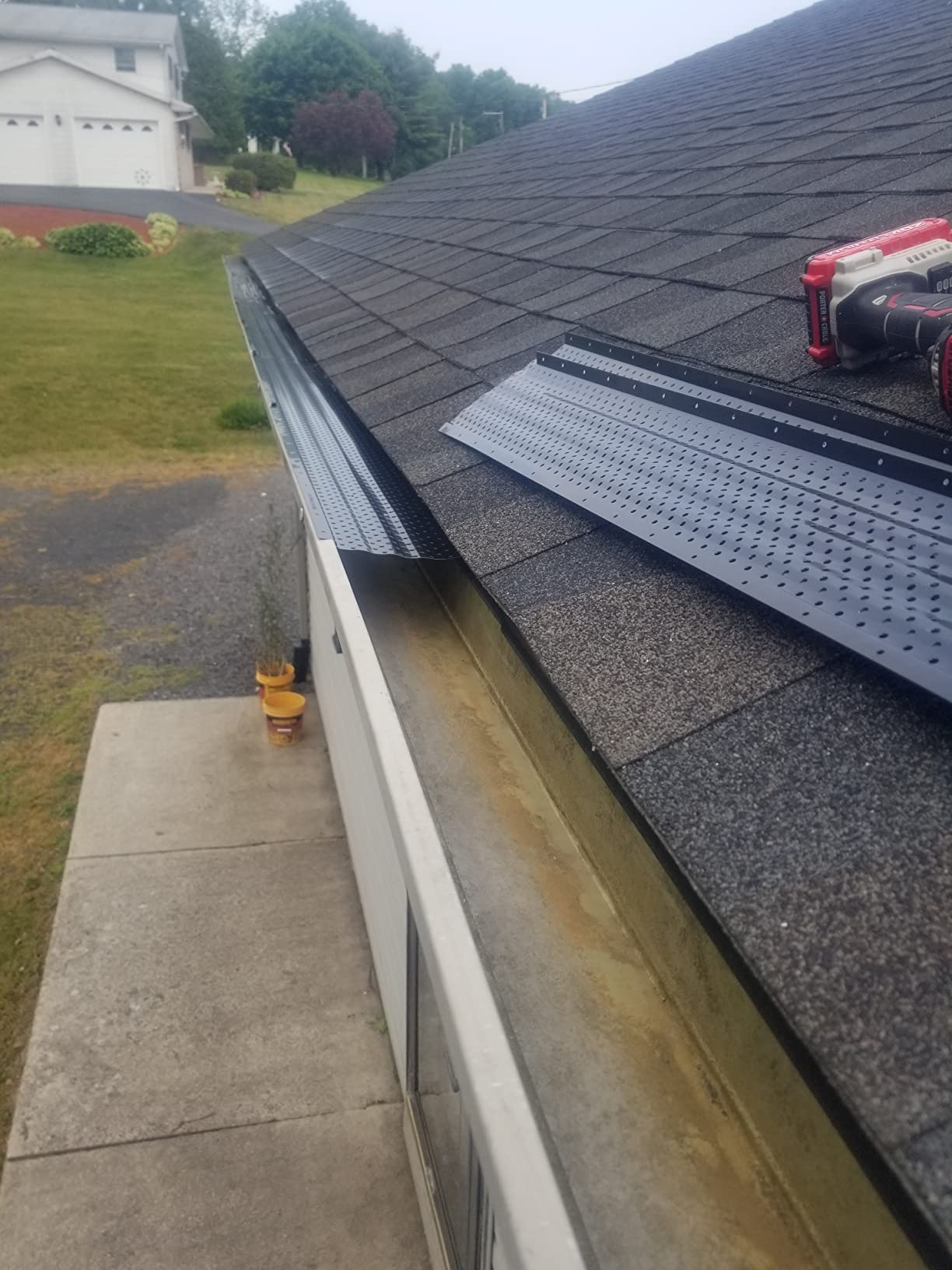 LeafTEK Heavy-Duty Aluminum Gutter Guard System - Contractor-Trusted Leaf & Debris Protection - DIY Install Kit with Screws & Driver - Made in USA - Fits 5