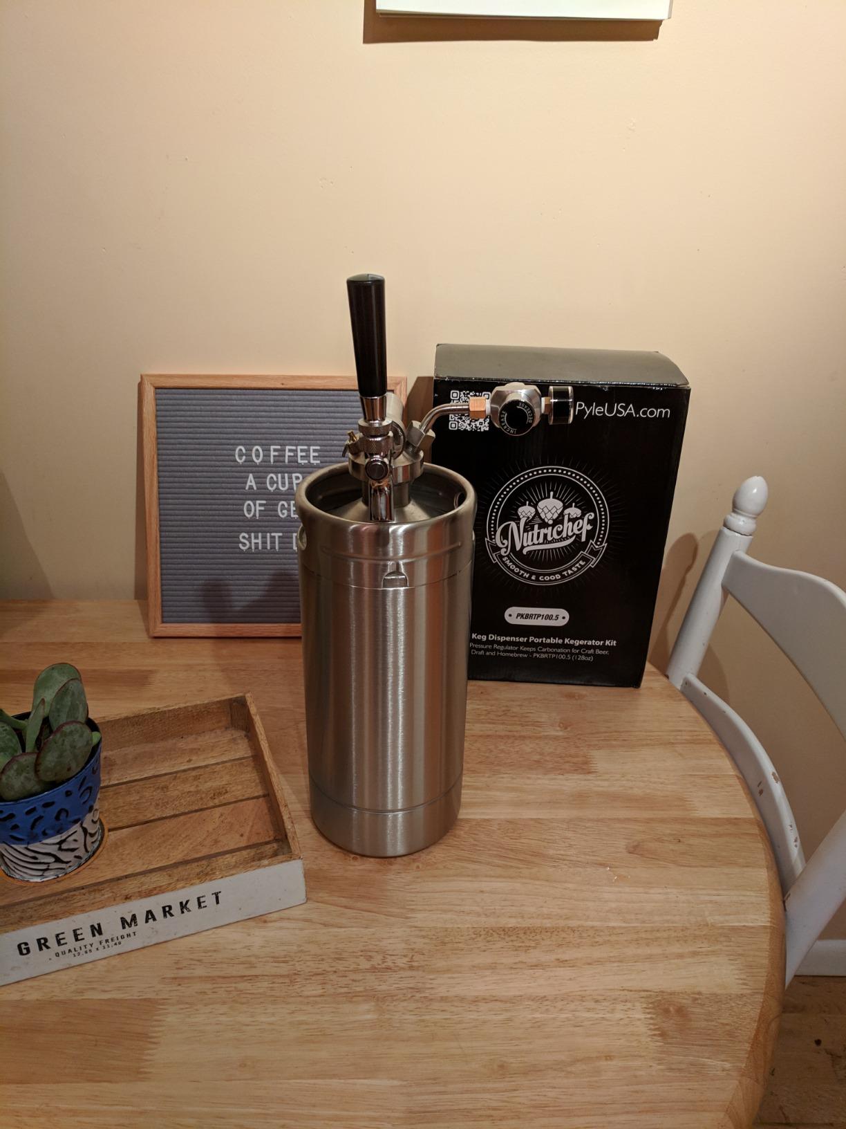 NutriChef Pressurized Growler Tap System, 128oz Stainless Steel Mini Keg Dispenser Portable Kegerator Kit, Co2 Pressure Regulator Keeps Carbonation for Craft Beer, Draft and Homebrew customer photo 1