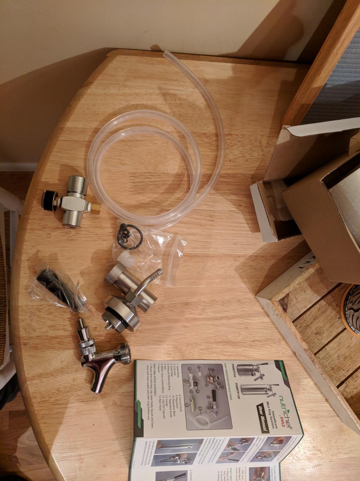 NutriChef Pressurized Growler Tap System, 128oz Stainless Steel Mini Keg Dispenser Portable Kegerator Kit, Co2 Pressure Regulator Keeps Carbonation for Craft Beer, Draft and Homebrew customer photo 2