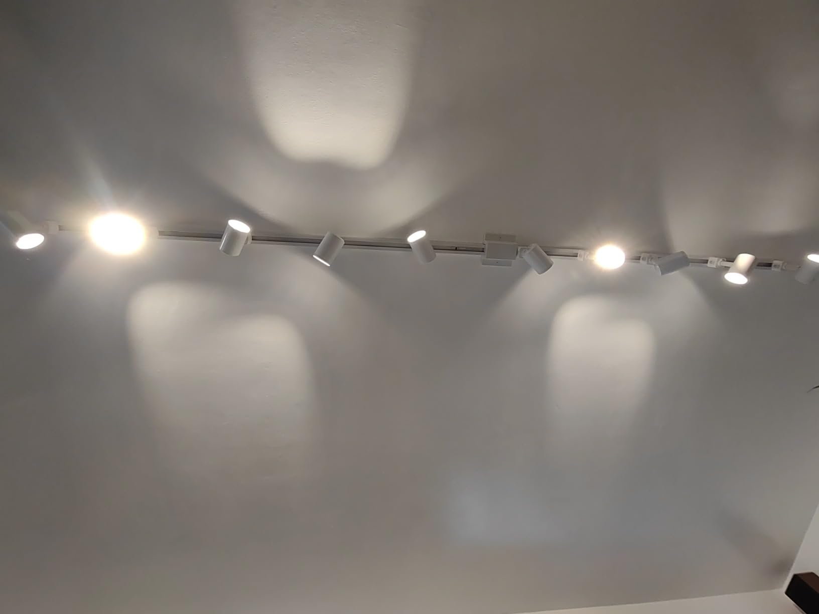 mirrea 6 Pack LED Track Lighting Heads Compatible with Single Circuit H Type Track Lighting Rail Ceiling Spotlight for Accent Task Wall Art Exhibition Lighting 6.5W 24° White (3000K Warm White) customer photo 1