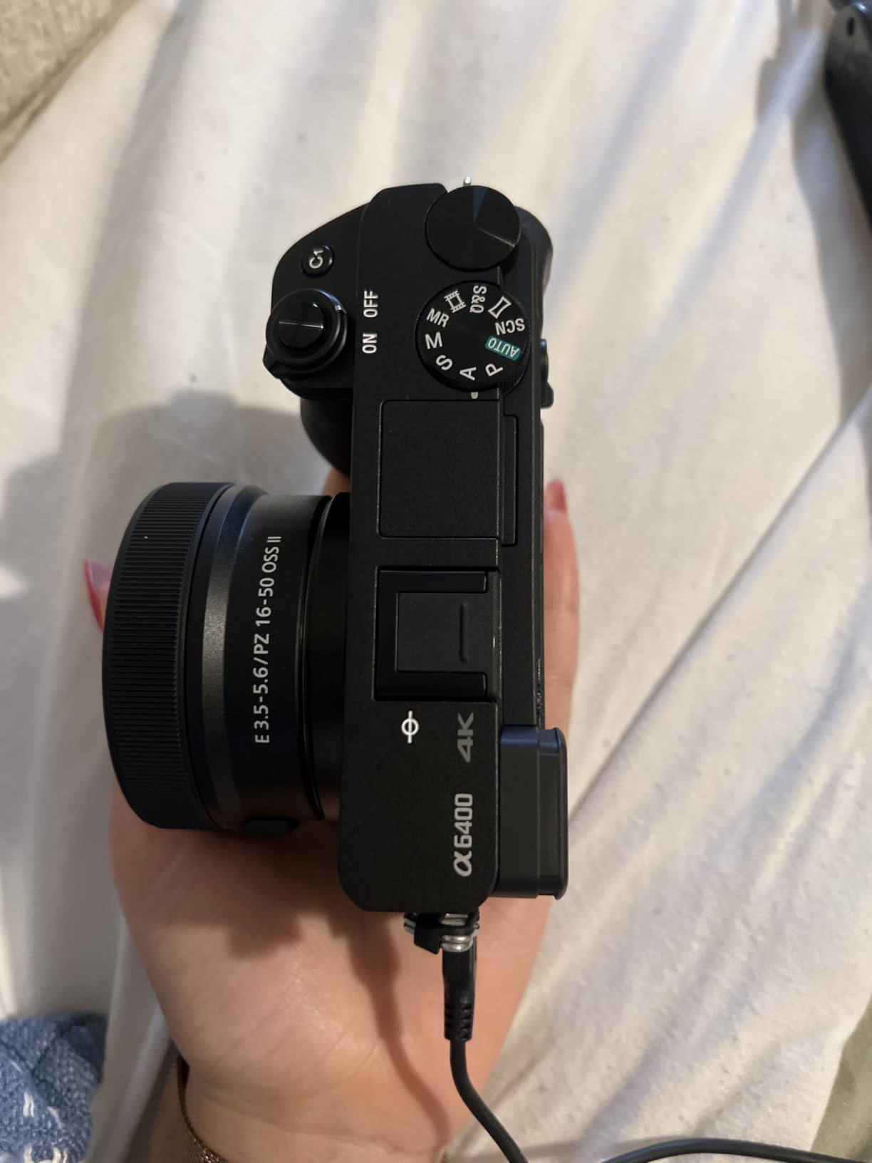 Sony Alpha a6400 Mirrorless Camera: Compact APS-C Interchangeable Lens Digital Camera with Real-Time Eye Auto Focus, 4K Video, Flip Screen and 16-50mm Lens - E Mount Compatible - ILCE-6400L/B, Black customer photo 1