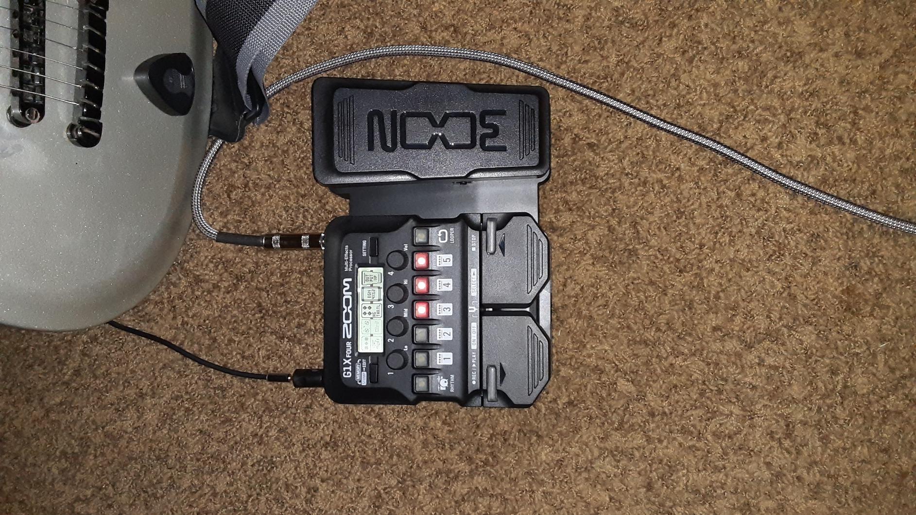 Zoom G1X FOUR Guitar Multi-Effects Processor with Expression Pedal, 70+ Effects & Amp Modeling, Looper, Rhythm Section, Tuner, Battery Powered customer photo 2