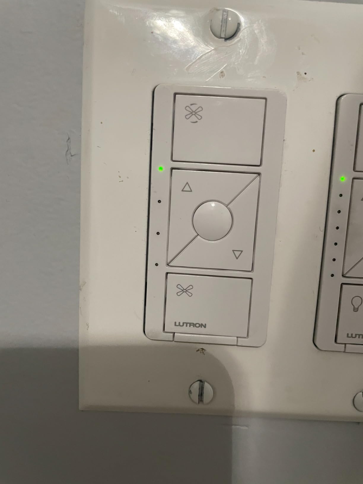 Lutron Caseta Smart Fan Speed Control Switch (Smart Hub Required), Single-Pole Lutron Caseta Switch for Fans, PD-FSQN-WH, White customer photo 1
