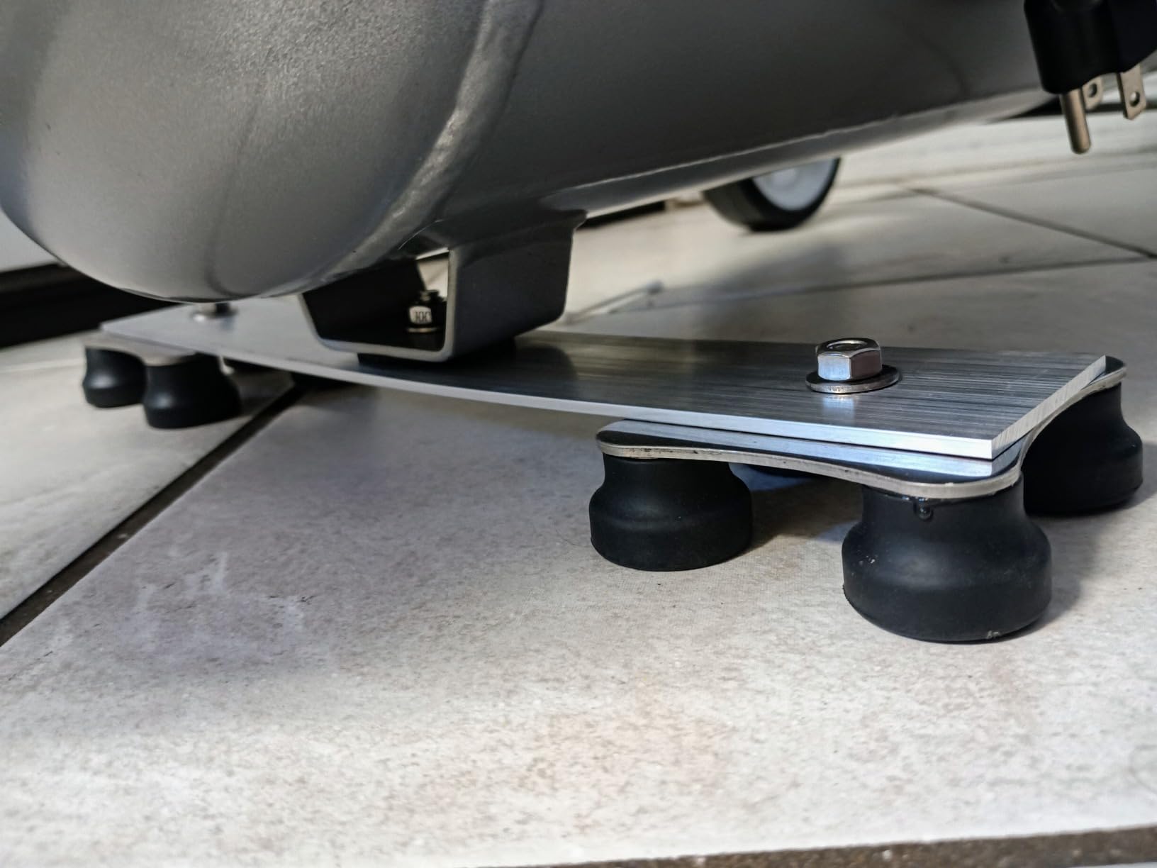 California Air Tools 8010A 1.0 HP Ultra Quiet and Oil-Free Air Compressor, 8 Gallon Aluminum Tank, Lightweight with Wheels, 60 dBA Noise Level customer photo 2