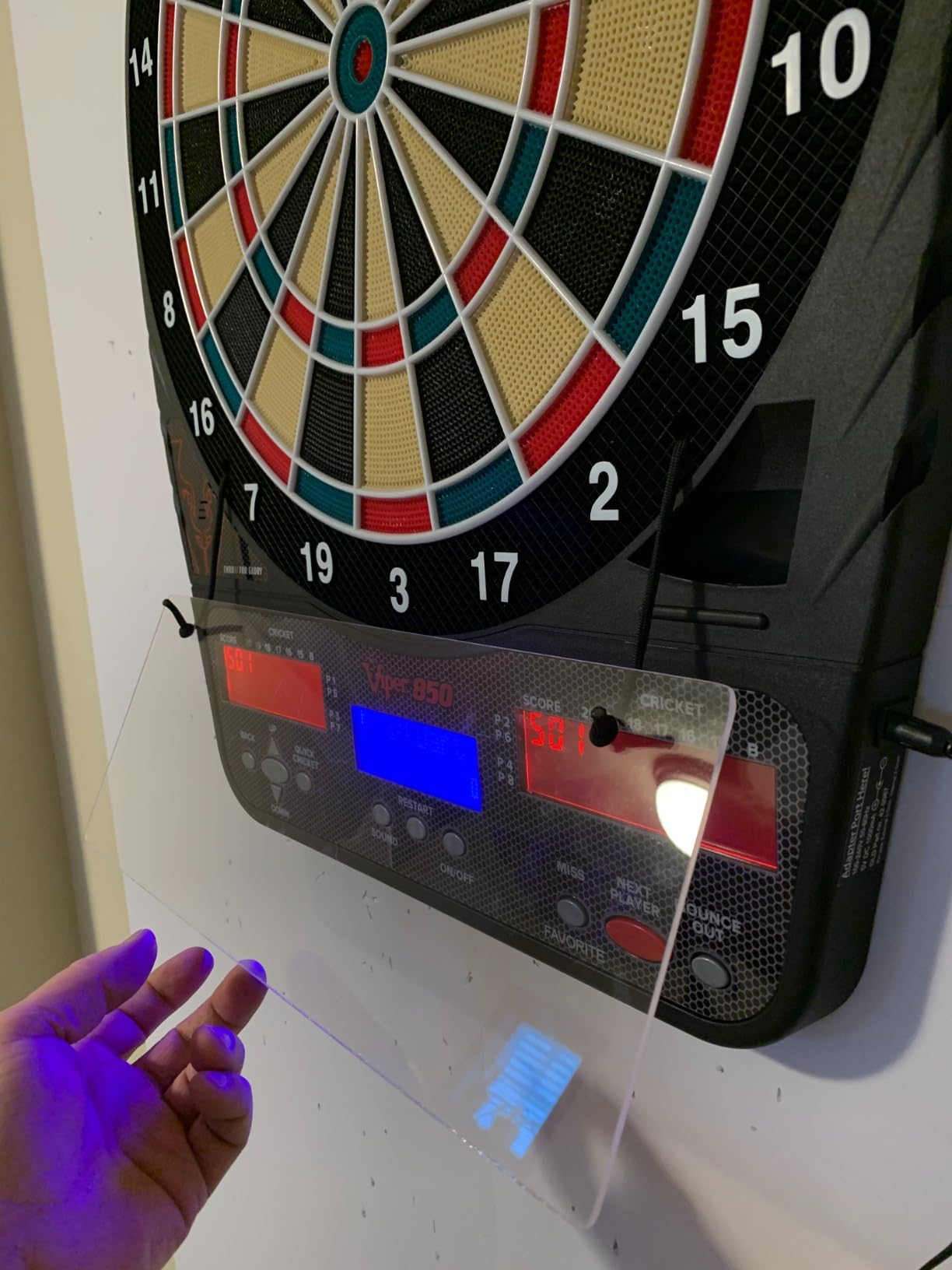 Viper 850 Electronic Soft Tip Dartboard, 15.5 in Regulation Target, 50 Games, 6 Darts Included, Black customer photo 2