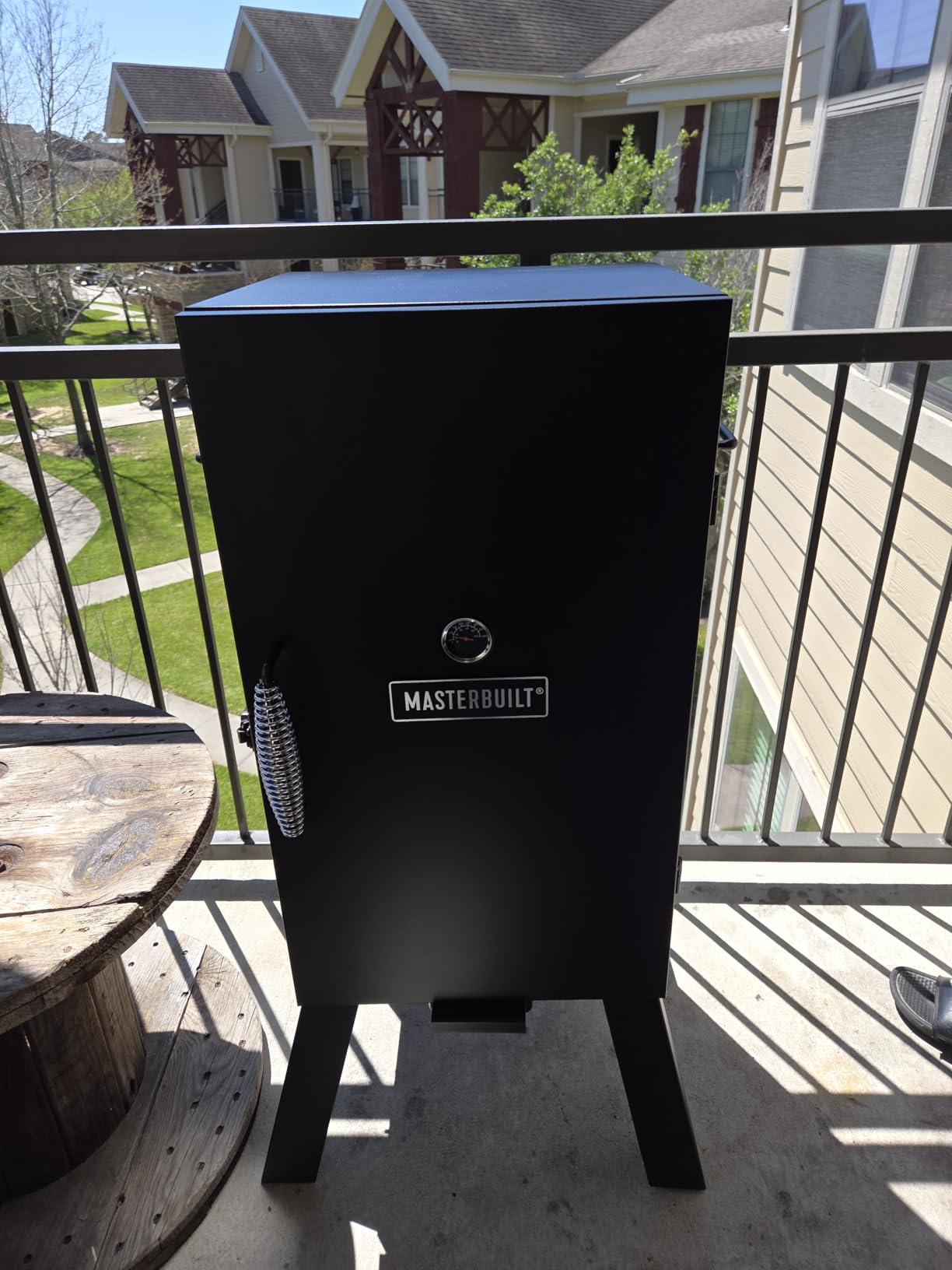 Masterbuilt 30-inch Electric Vertical BBQ Smoker with Analog Temperature Control, Chrome Smoking Racks and 535 Cooking Square Inches in Black, Model MB20070210 customer photo 2