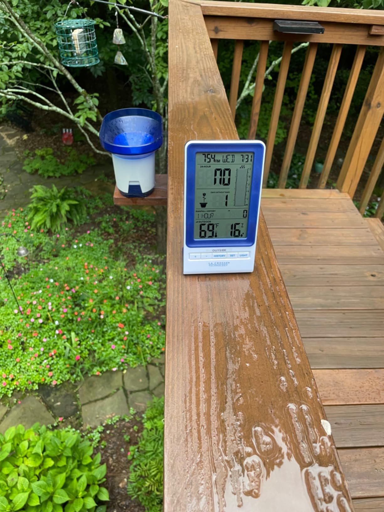 La Crosse Technology 724-1415BL Wireless Rain Station with Temperature and Humidity customer photo 2