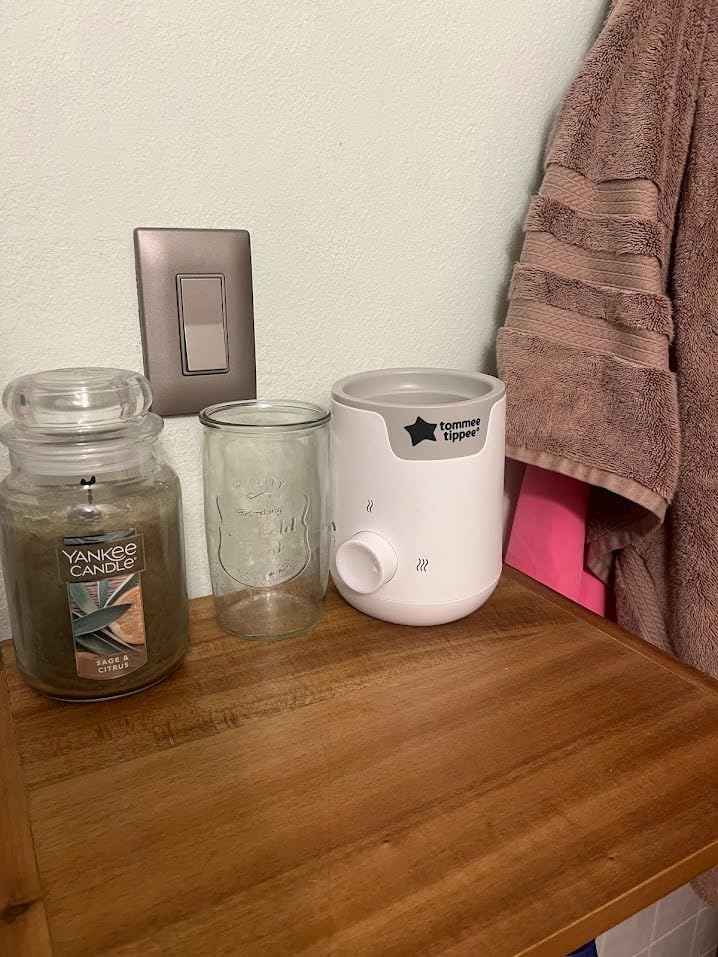 Tommee Tippee Easiwarm Bottle Warmer, Warms Breast Milk and Formula Bottles to Body Temperature in Minutes, Automatic Timer, One-Dial Operation, White customer photo 2