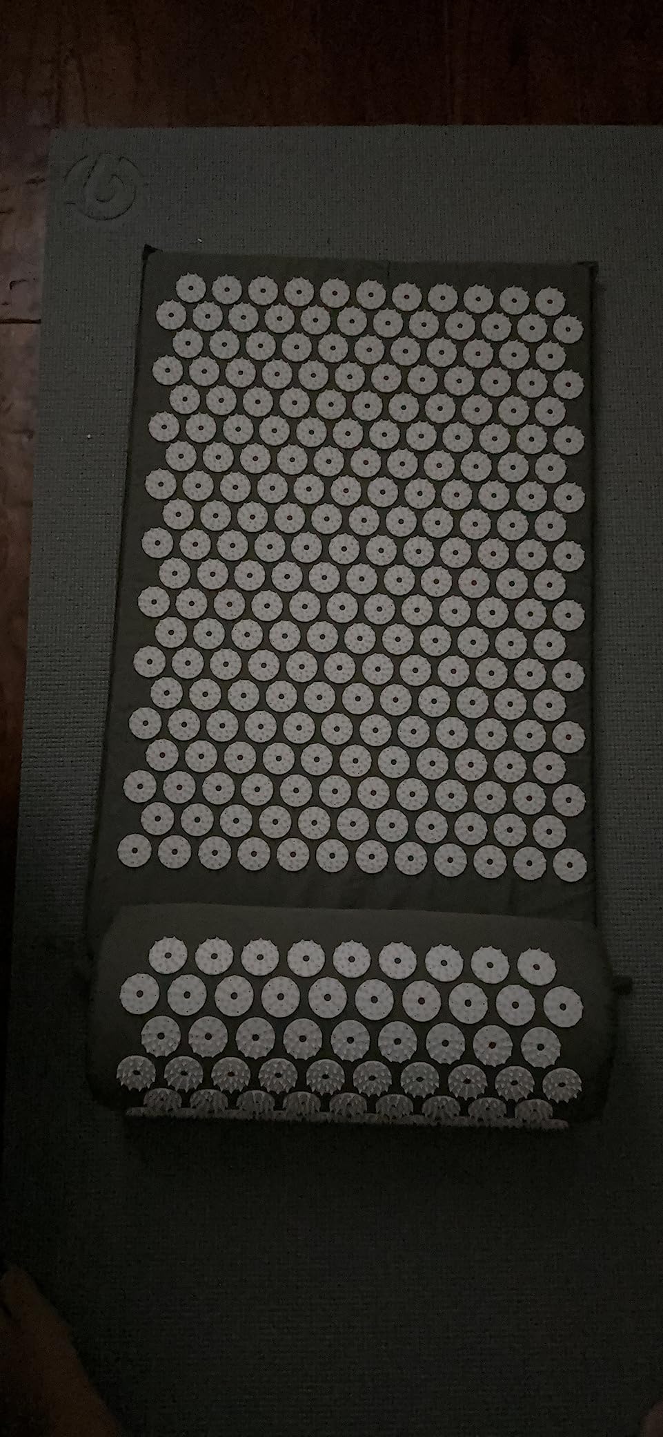 Gaiam Acupressure Mat and Pillow Set, Acupuncture Style Massage Mat & Pillow, Relief for Sciatic Nerve, Muscle Tension, Fibromyalgia, Neck, Shoulder & Back Pain, Migraine & Headaches and Insomnia Grey customer photo 2
