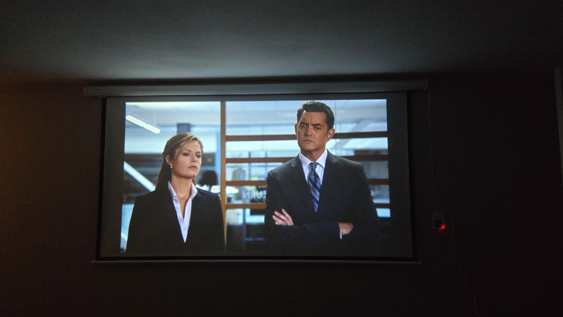 Motorized Projector Screen with Remote Control, No Wrinkles, Without Dents, HD Screen, for Home Theater Office Classroom TV Usage (92inch 16:9) customer photo 2